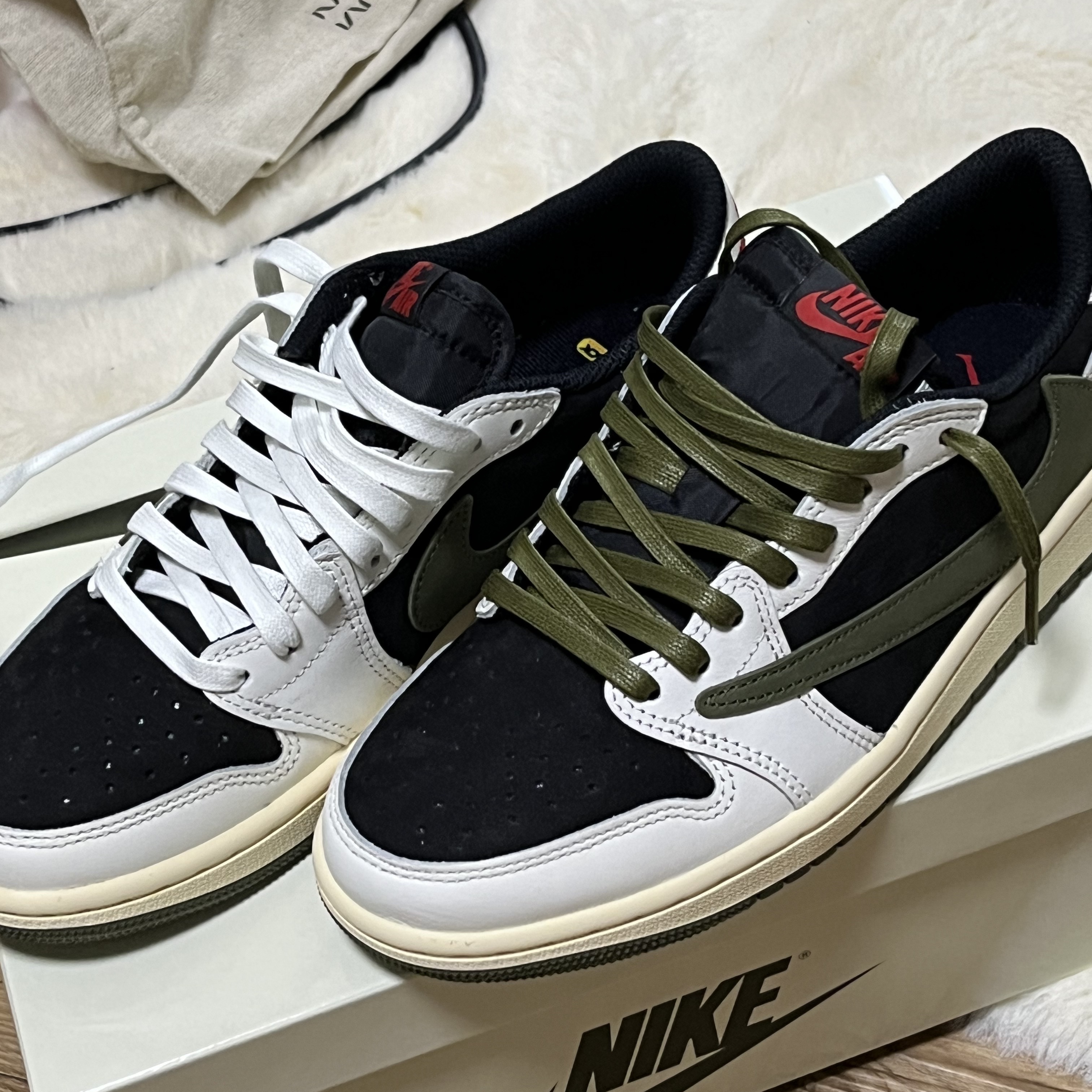 (W) Jordan 1 x Travis Scott Retro Low OG SP Medium Olive 착용 스타일