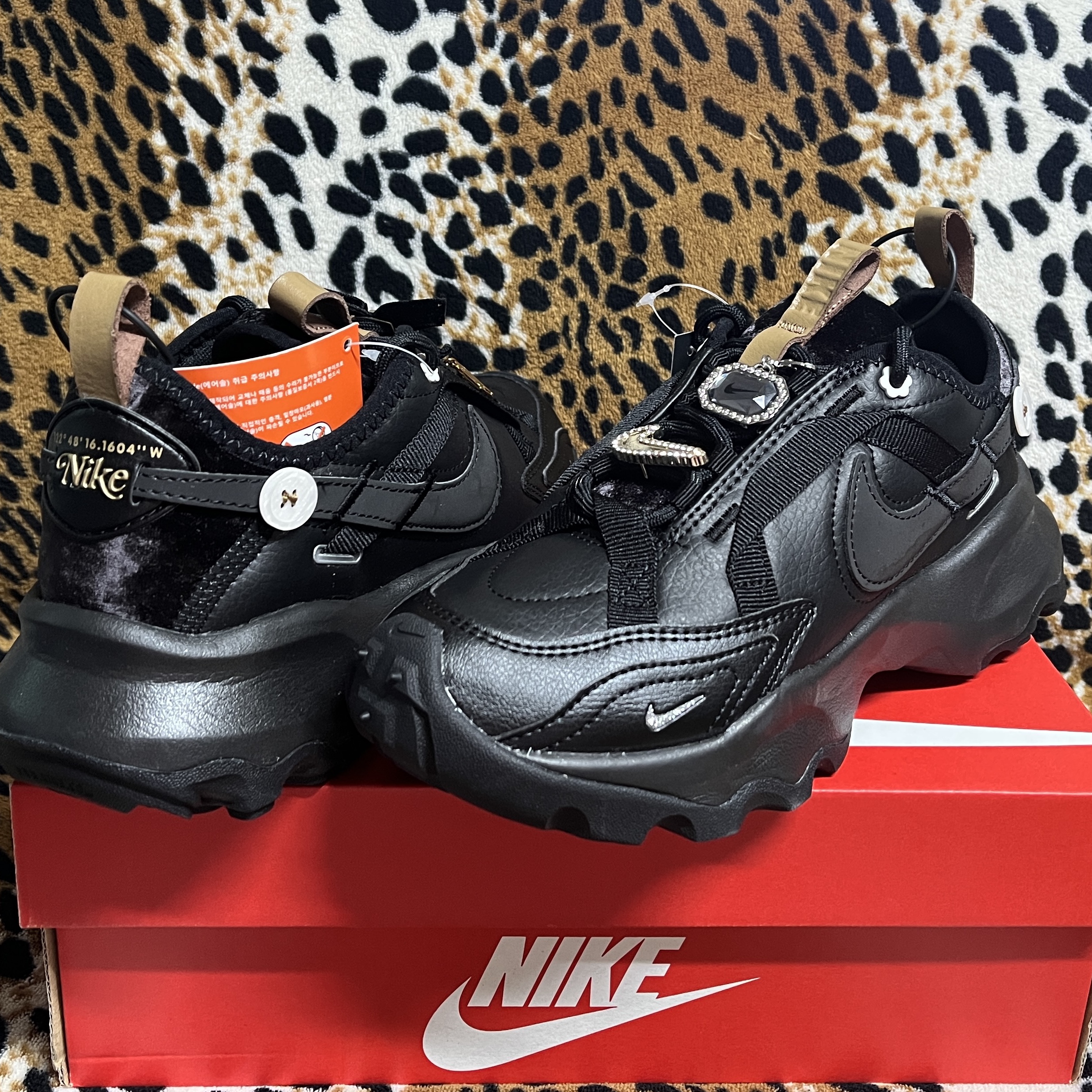 (W) Nike TC 7900 Black 착용 스타일 - 1