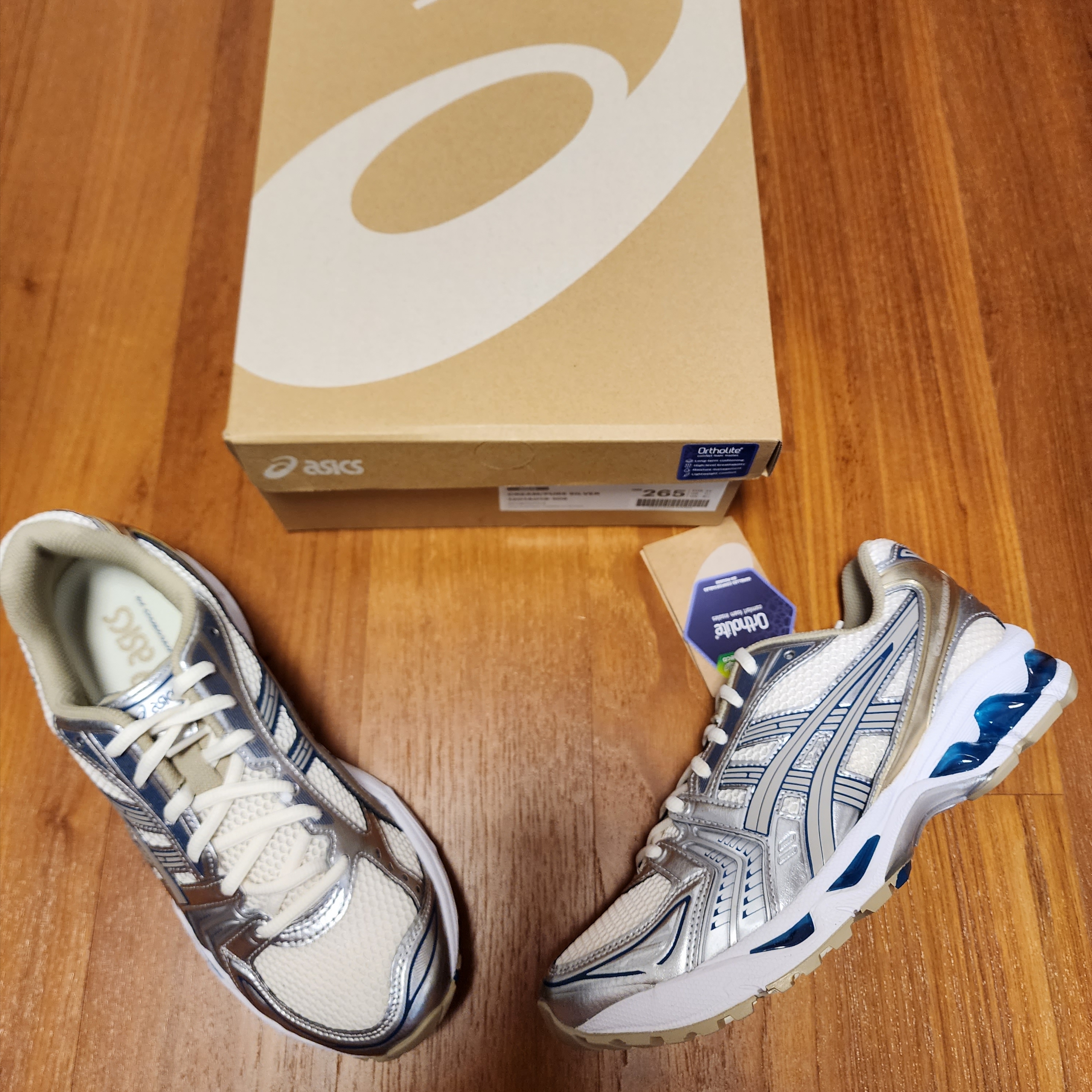 Asics Gel-Kayano 14 Cream Pure Silver 착용 스타일 - 2
