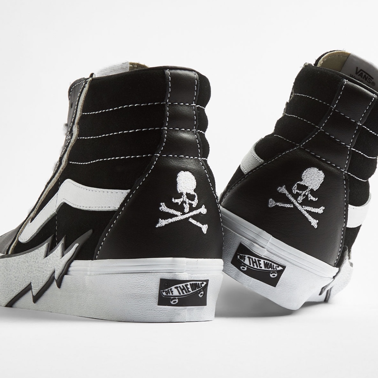 Vans Vault x Mastermind World Sk8-Hi Bolt Black 착용 스타일 - 3