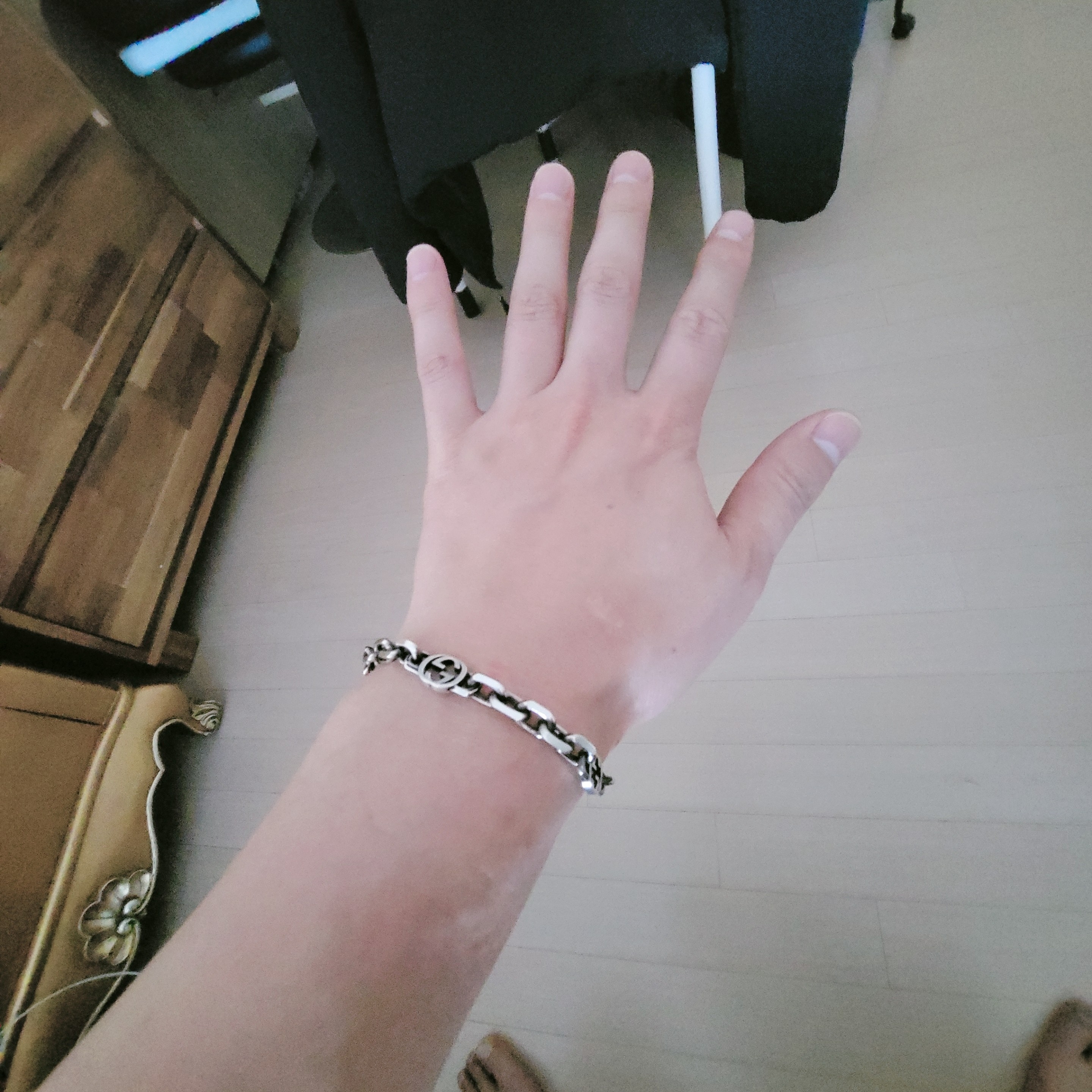 Gucci Interlocking G Bracelet Silver 착용 스타일