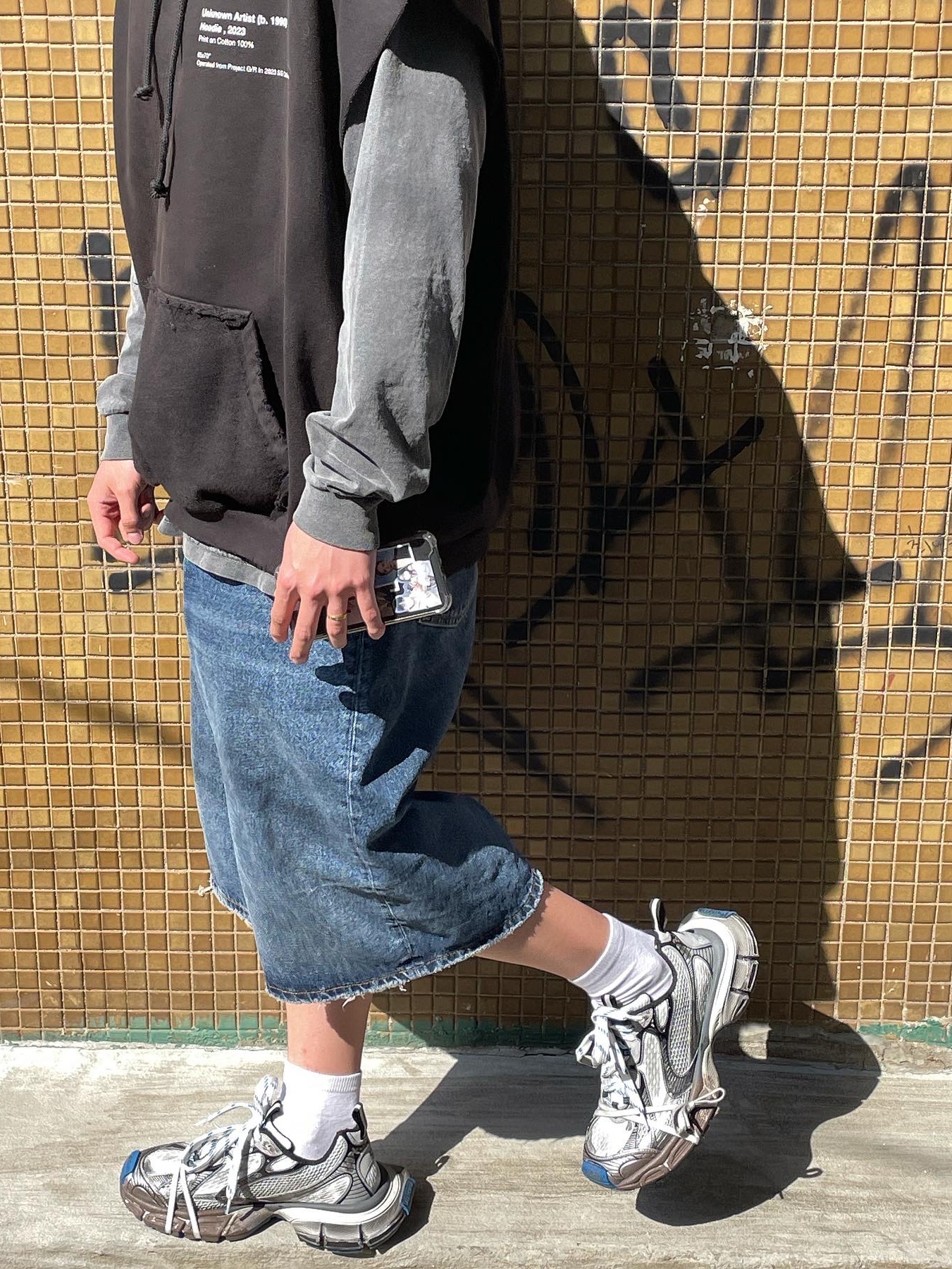 Balenciaga 3XL Sneakers Worn Out Grey White Blue 착용 스타일 - 2