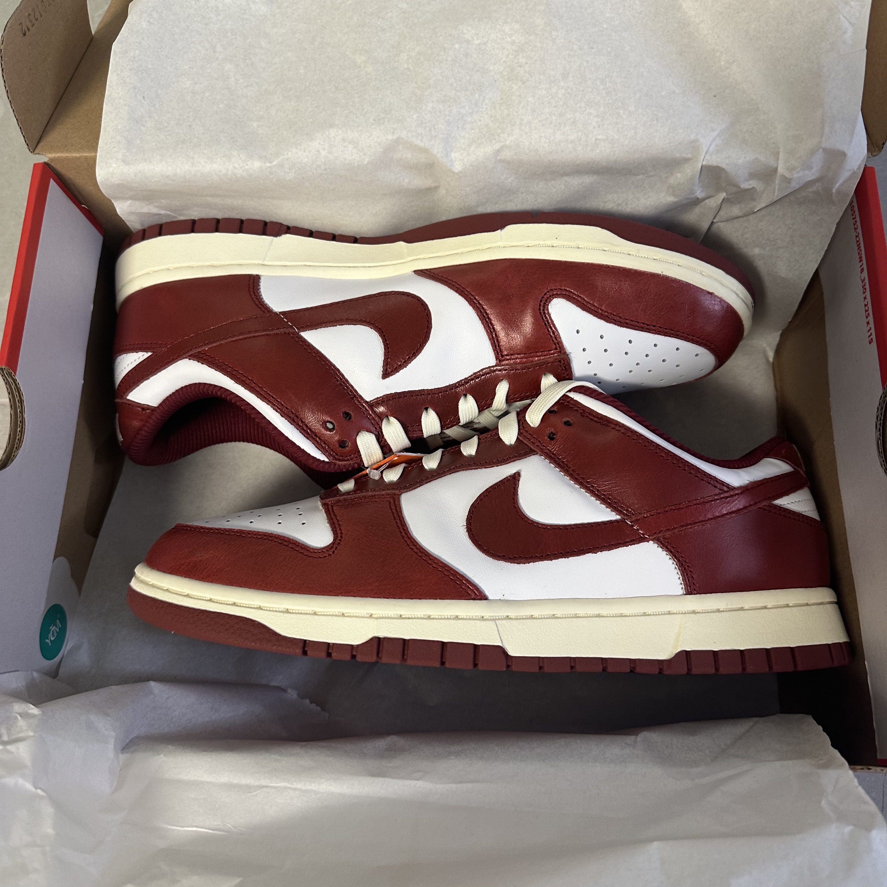 (W) Nike Dunk Low Retro PRM Team Red and White 착용 스타일