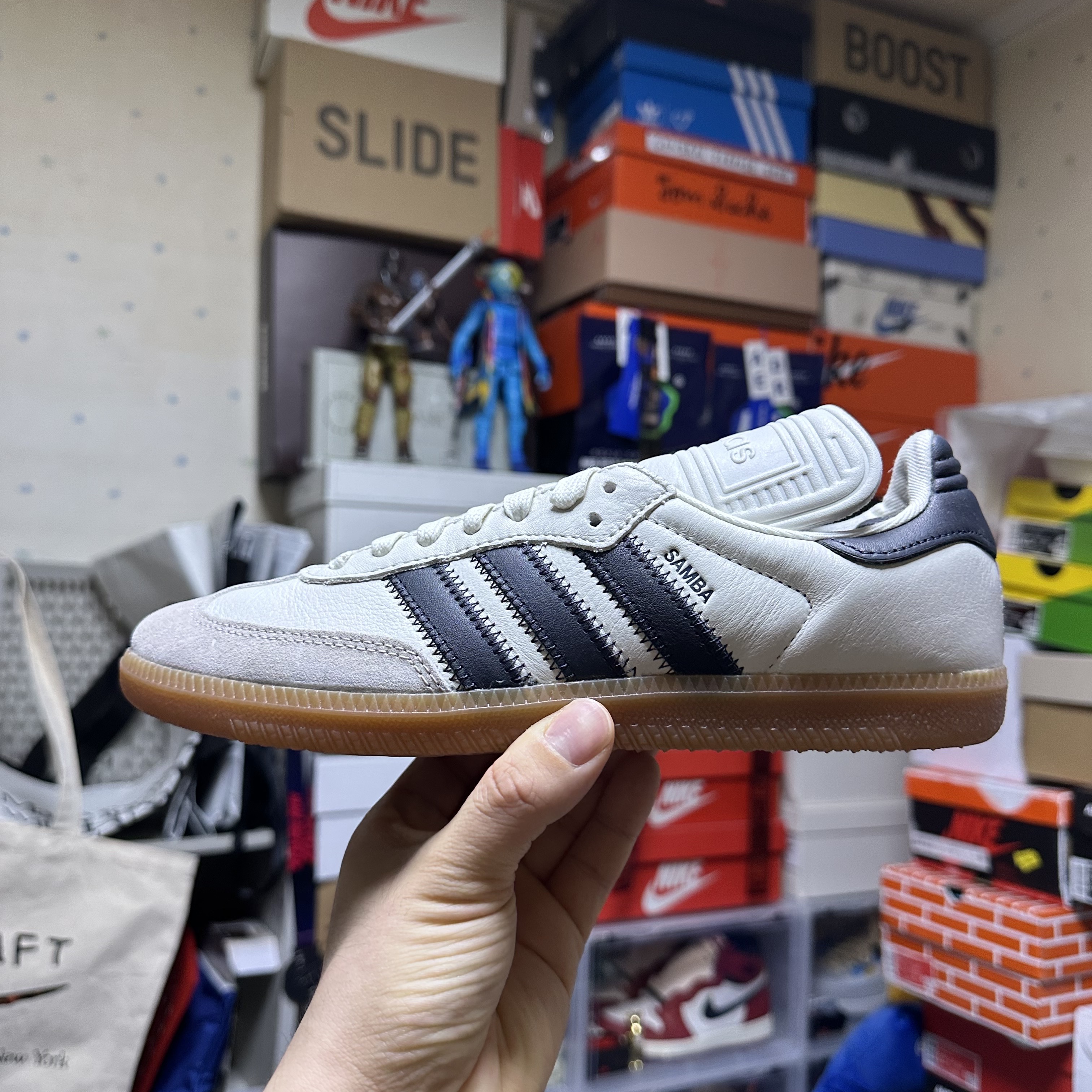 Adidas x Pharrell Williams Humanrace Samba Cloud White Night Grey 착용 스타일