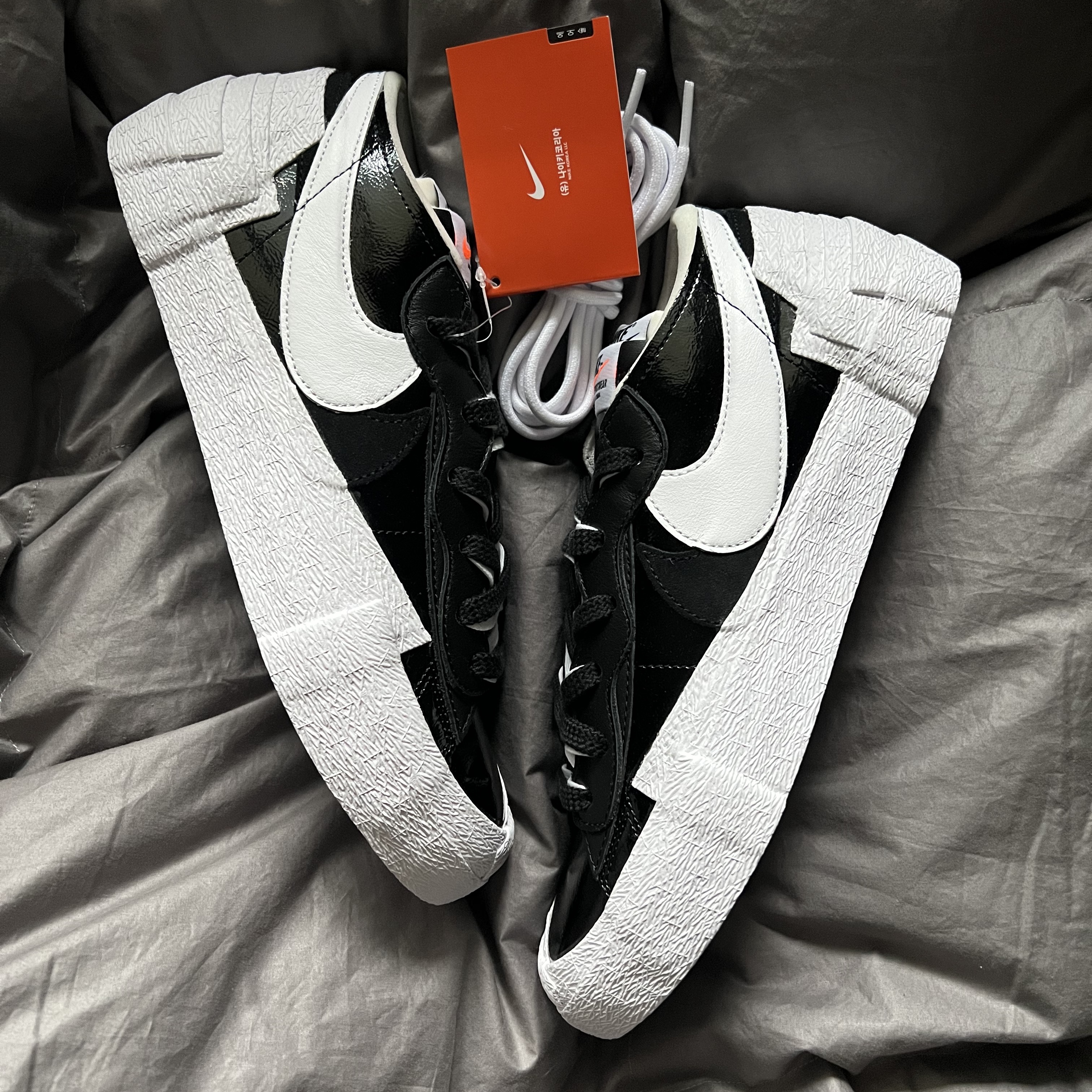 Nike x Sacai Blazer Low Black Patent Leather 착용 스타일