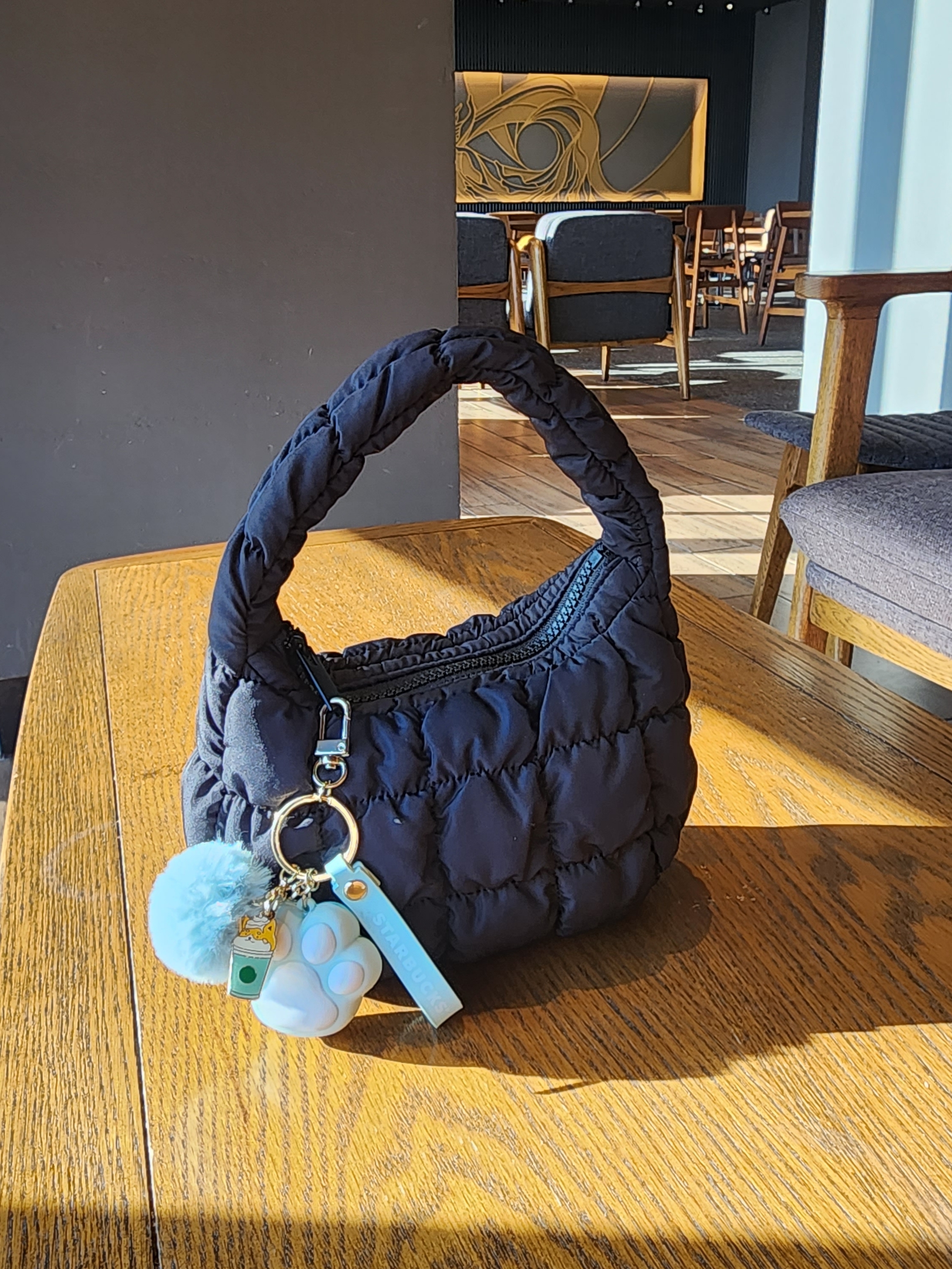 COS Quilted Micro Bag Black 착용 스타일