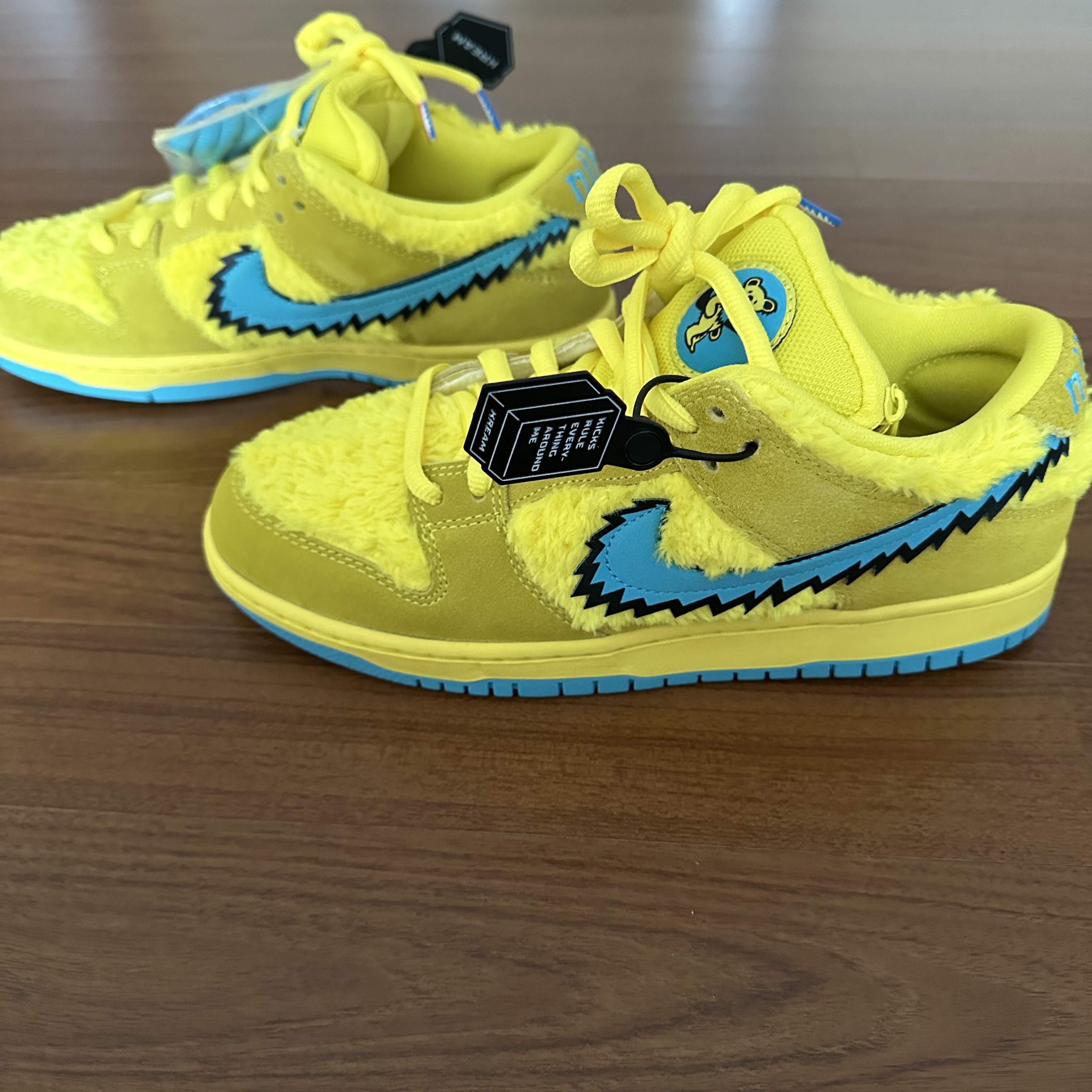 Nike x Grateful Dead SB Dunk Low Yellow Bear 착용 스타일 - 1