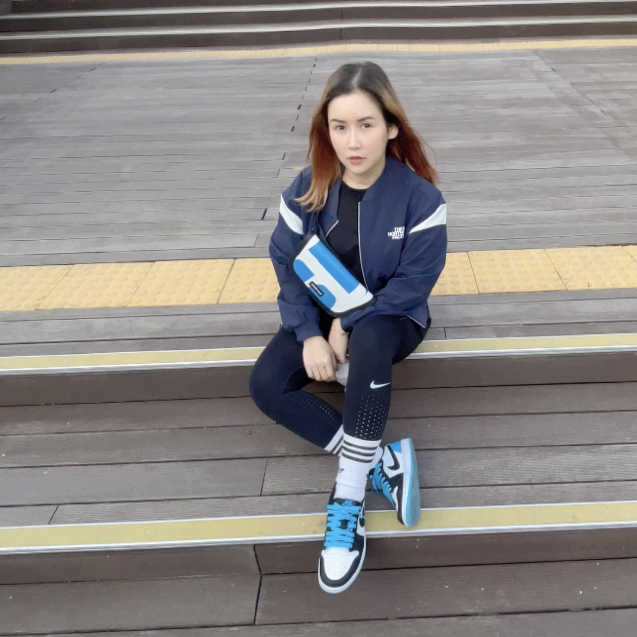 (W) Jordan 1 Retro Low OG Black and Dark Powder Blue 착용 스타일