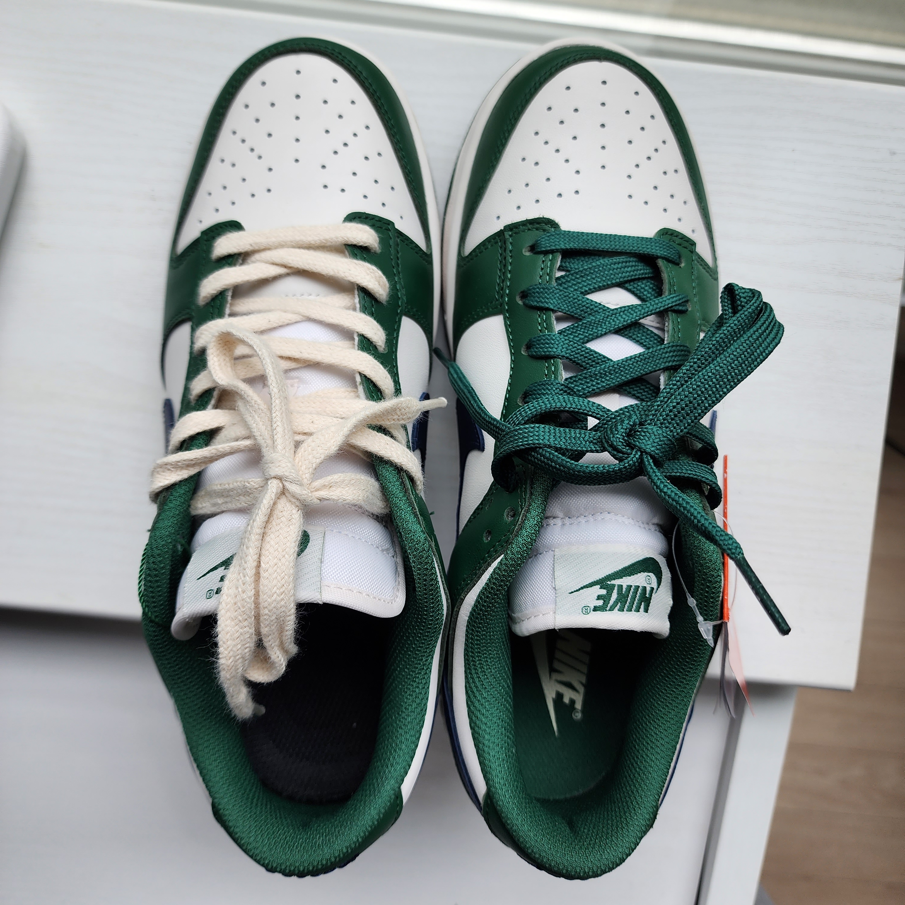 (W) Nike Dunk Low Gorge Green, Nike Dunk Low Retro Varsity Green 착용 스타일 - 2