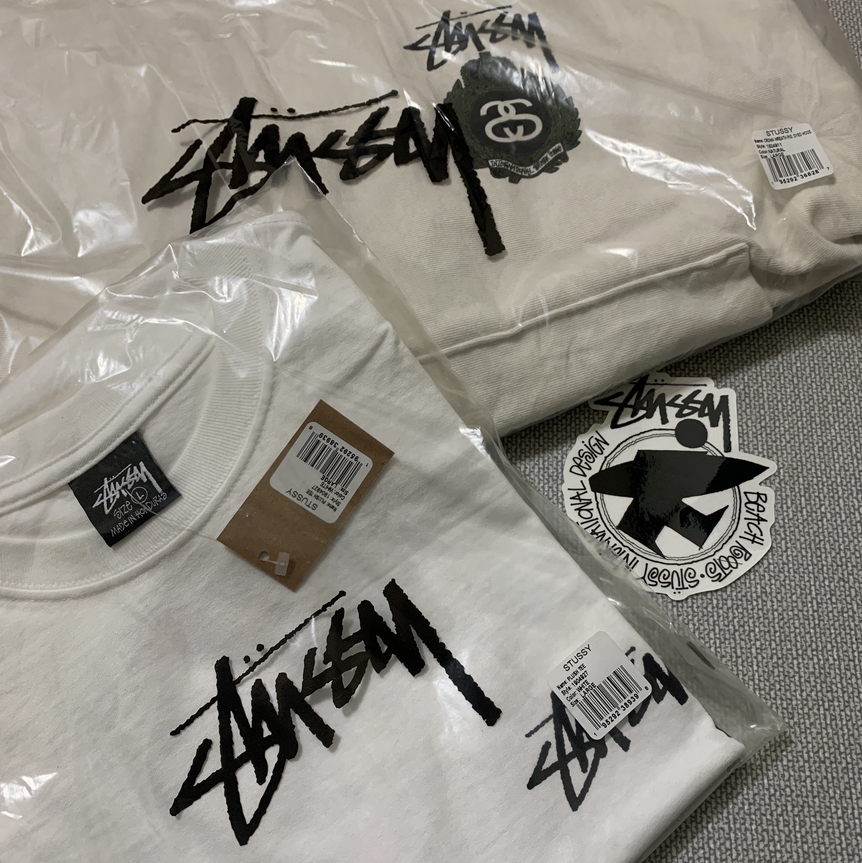 Stussy Plush T-Shirt White 착용 스타일