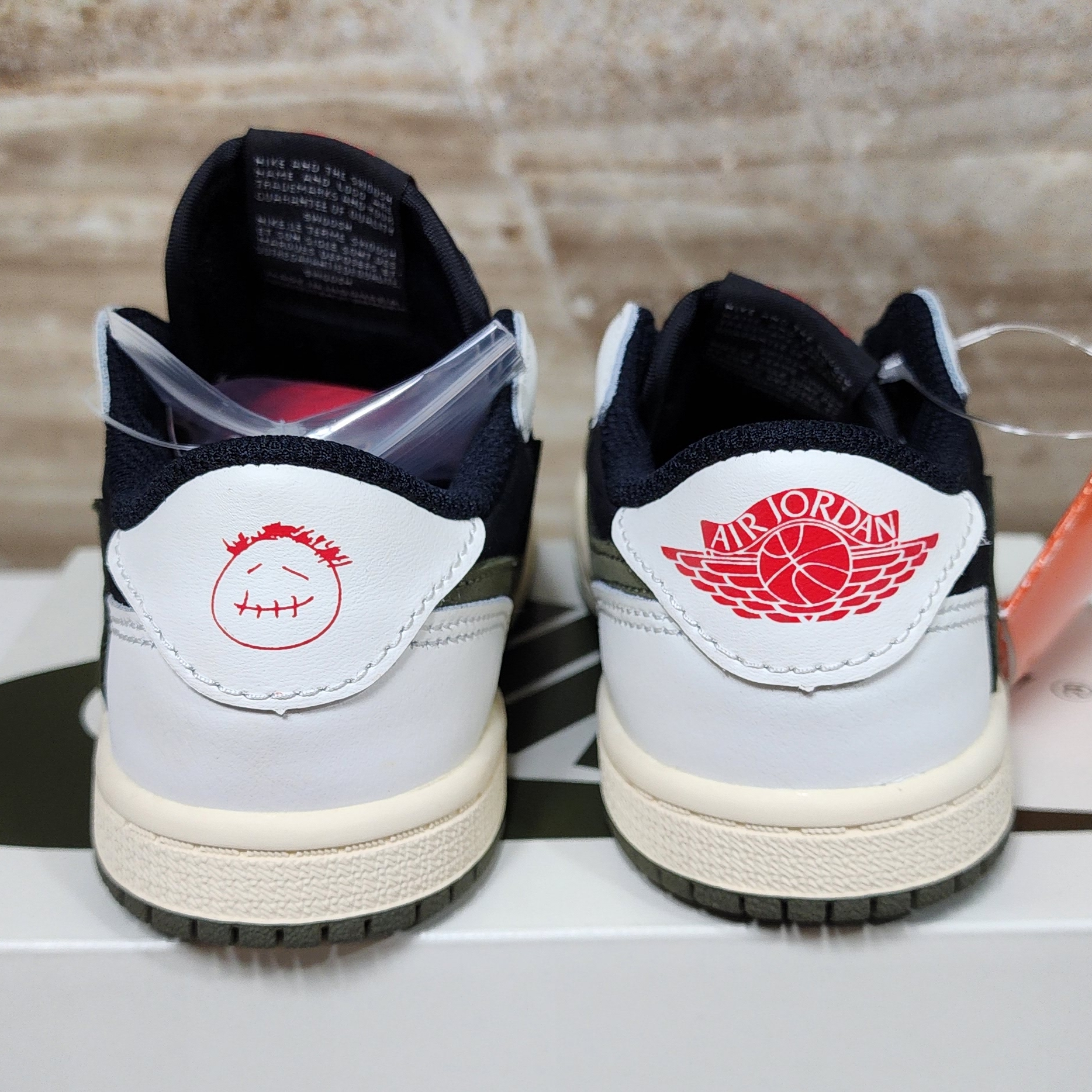 (TD) Jordan 1 x Travis Scott Retro Low OG SP Medium Olive 착용 스타일 - 4