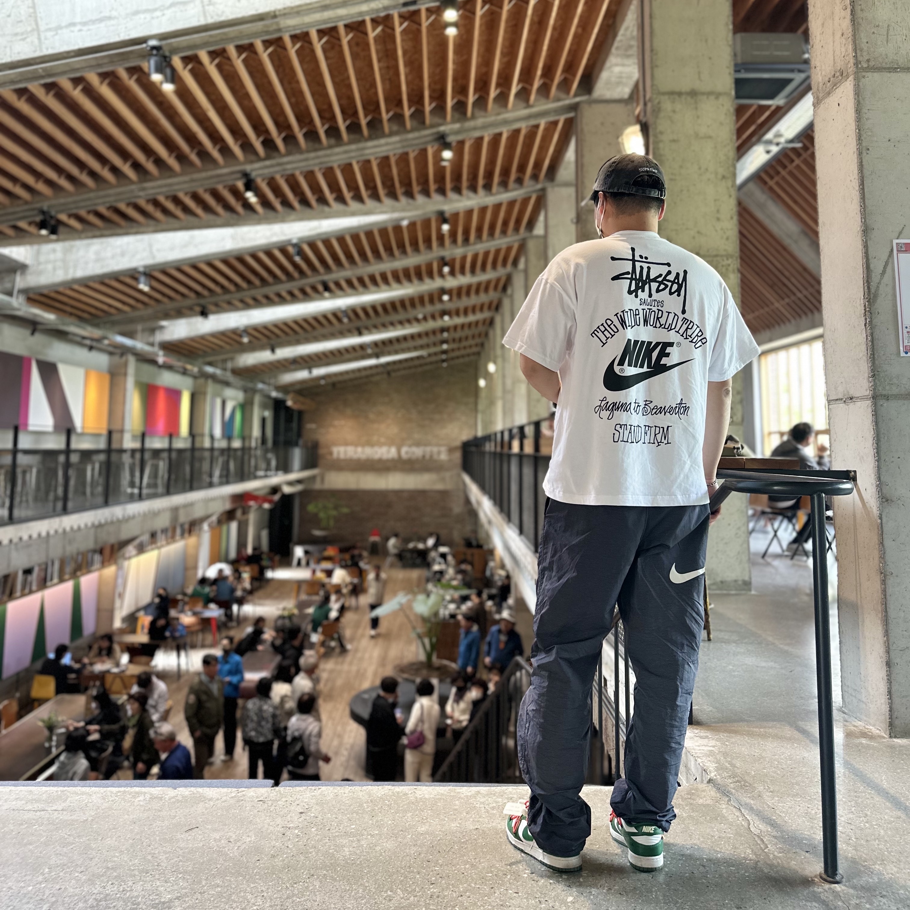Nike x Stussy Beach Pants Off Noir, Nike x Stussy T-Shirt White (DV1775-100) 착용 스타일