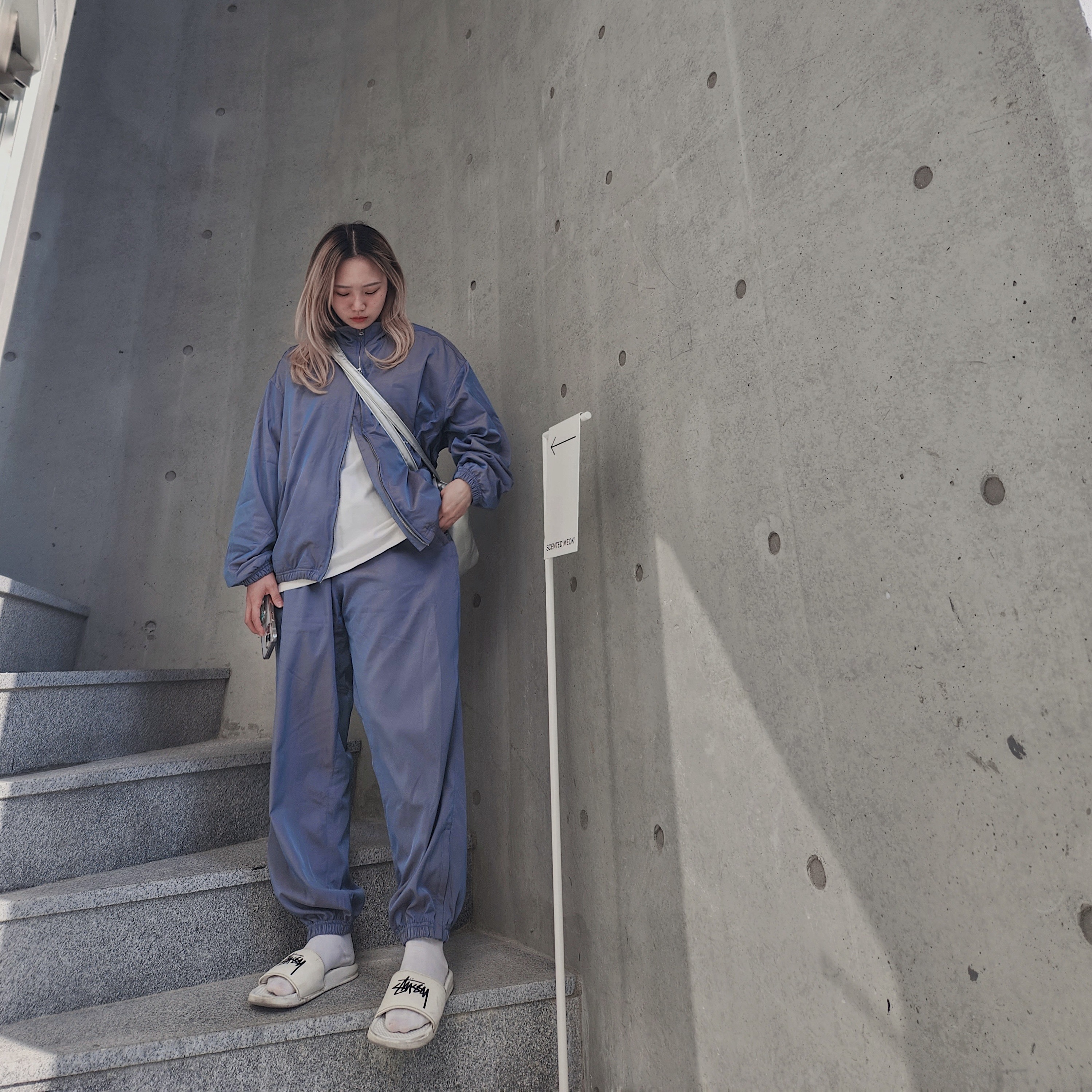Nike x Stussy Benassi Slide Sail 착용 스타일