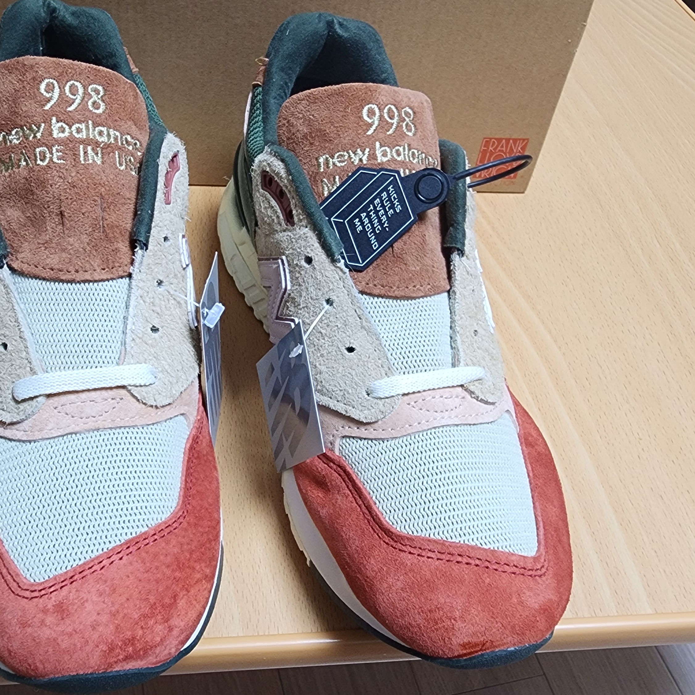 New Balance x Ronnie Fieg x Frank Lloyd 998 Broadacre City Beige 착용 스타일 - 3