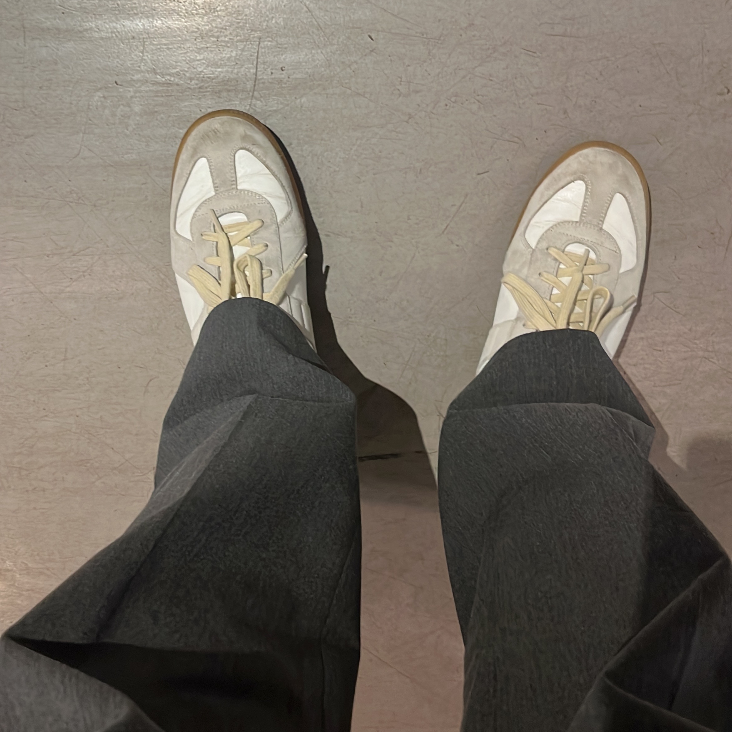 Maison Margiela Calfskin Replica Sneakers 착용 스타일