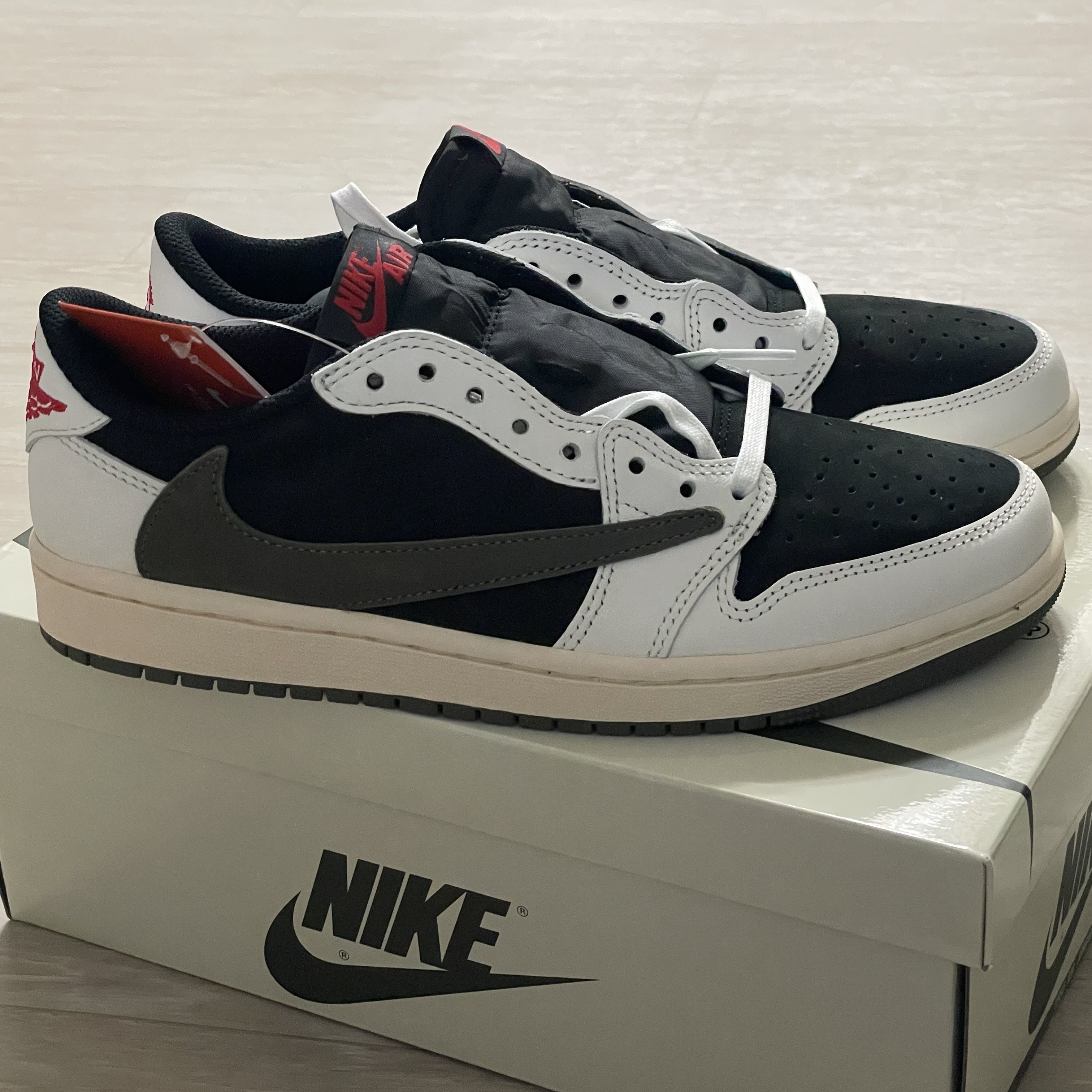 (W) Jordan 1 x Travis Scott Retro Low OG SP Medium Olive 착용 스타일