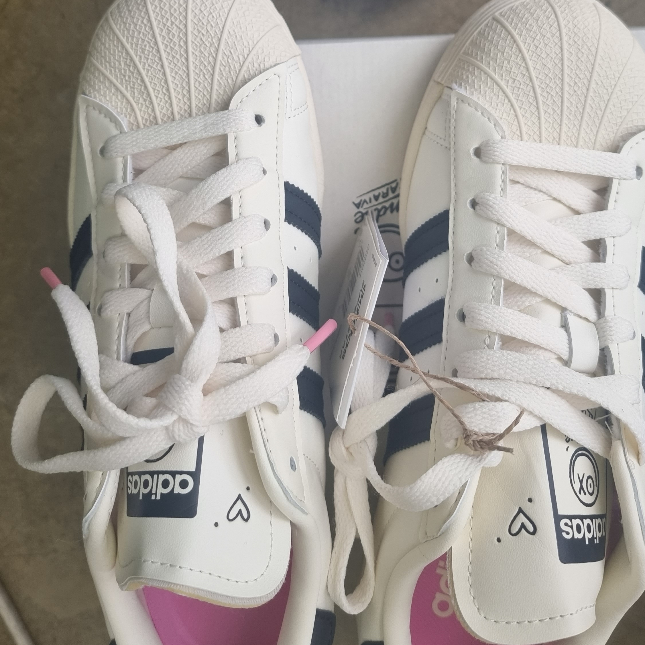 Adidas x Andre Saraiva Superstar Cream White Core Black 착용 스타일