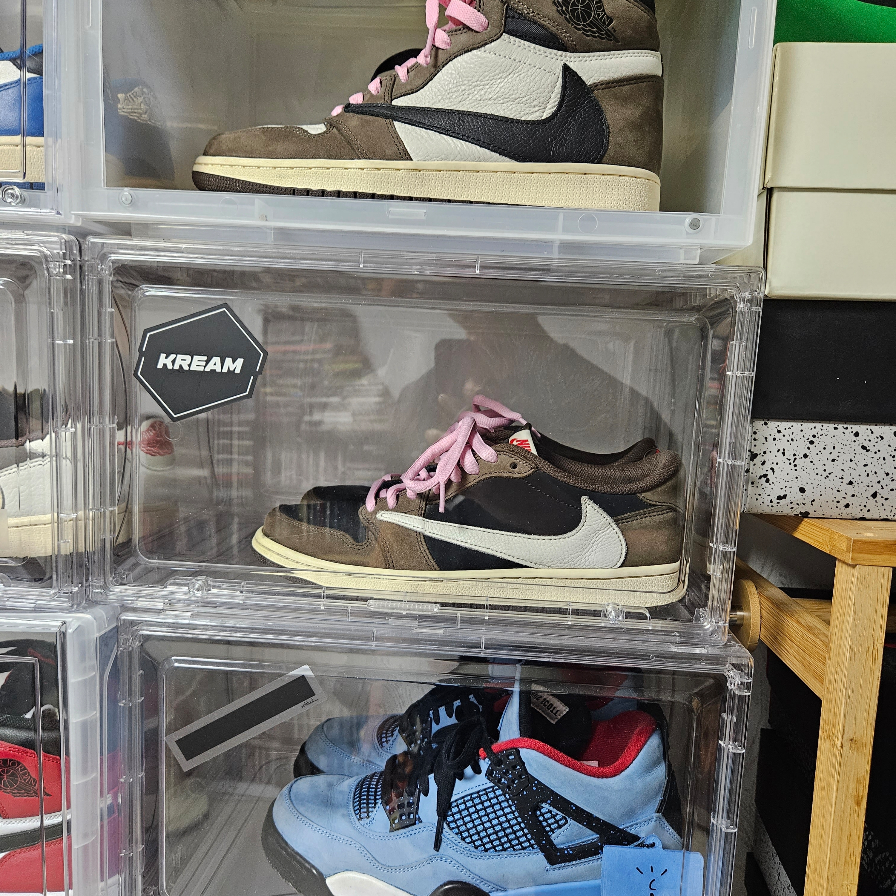 Jordan 1 x Travis Scott Retro High OG SP Mocha, Jordan 4 x Travis Scott Retro Cactus Jack 착용 스타일