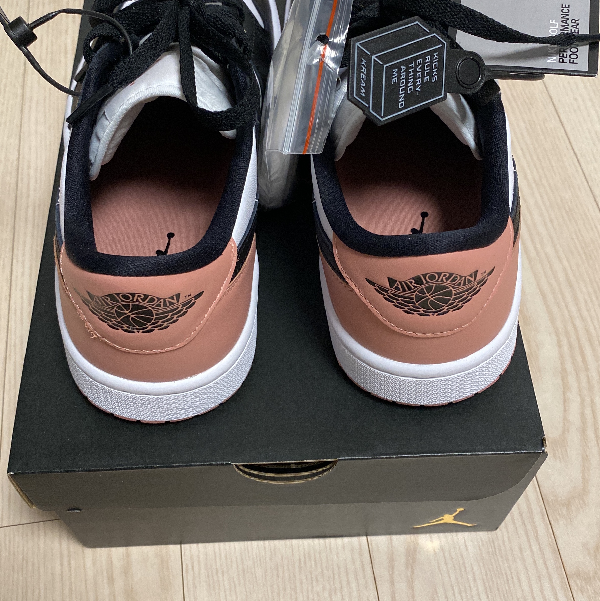 Jordan 1 Low Golf Rust Pink 착용 스타일 - 3