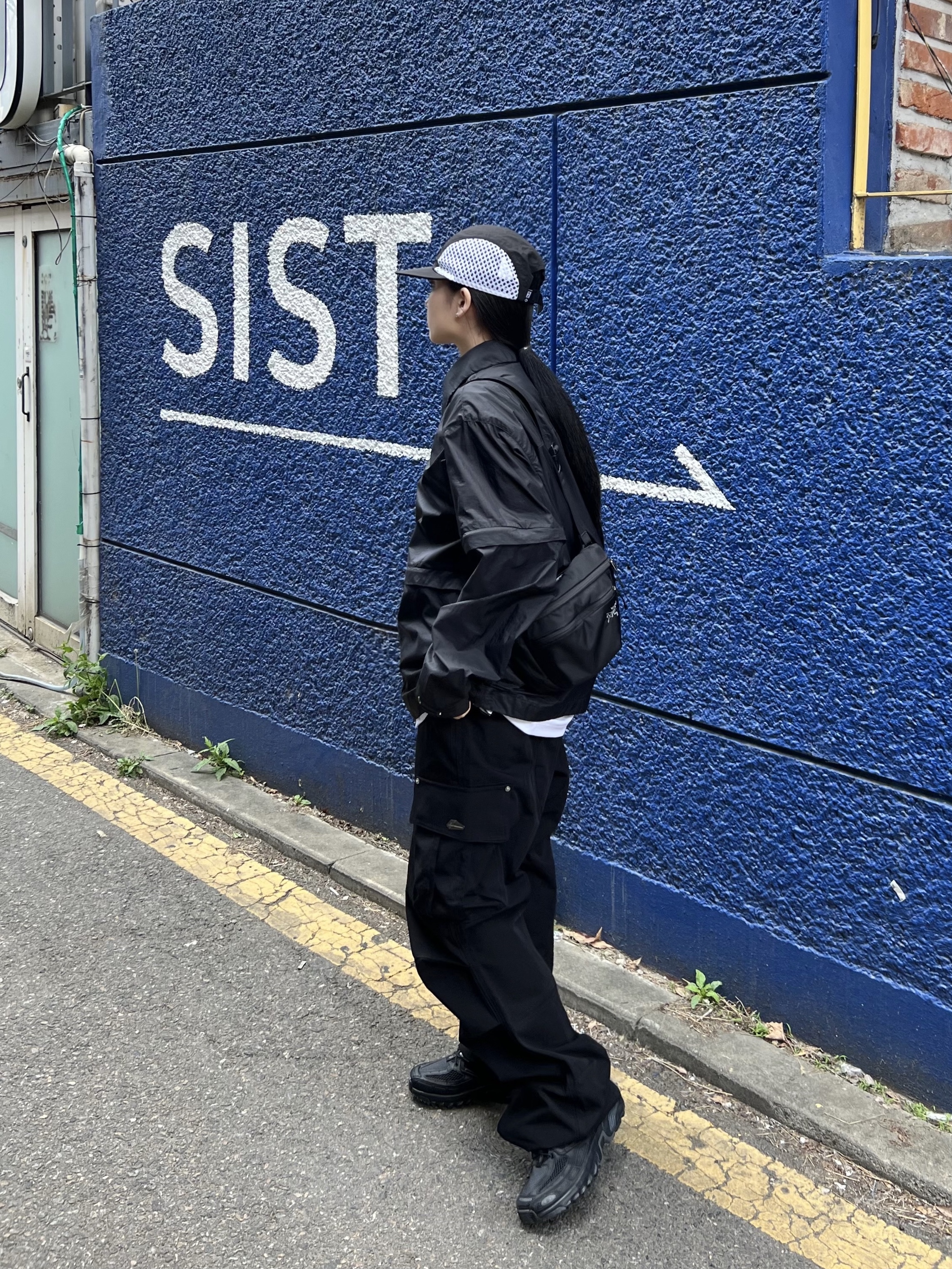 Salomon ACS Pro ADV Triple Black, Arc'teryx Mantis 2 Waistpack Black 착용 스타일 - 4