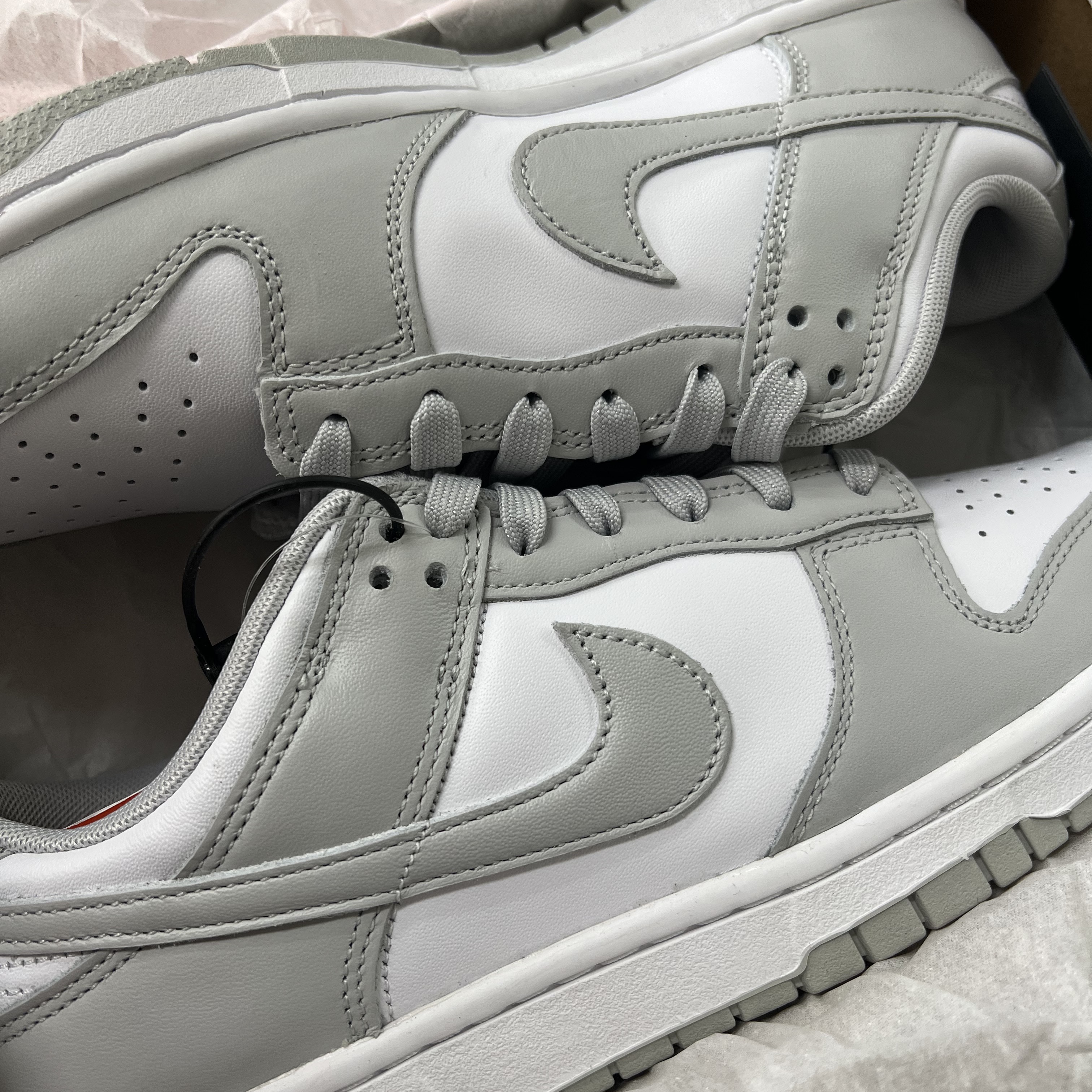 Nike Dunk Low Retro Grey Fog 착용 스타일