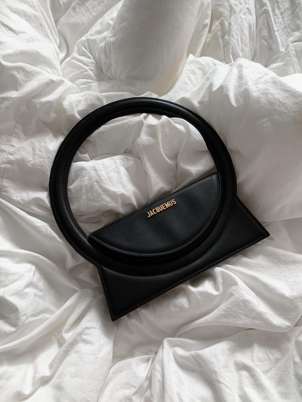 Jacquemus Le Sac Rond Circle Purse Black 착용 스타일