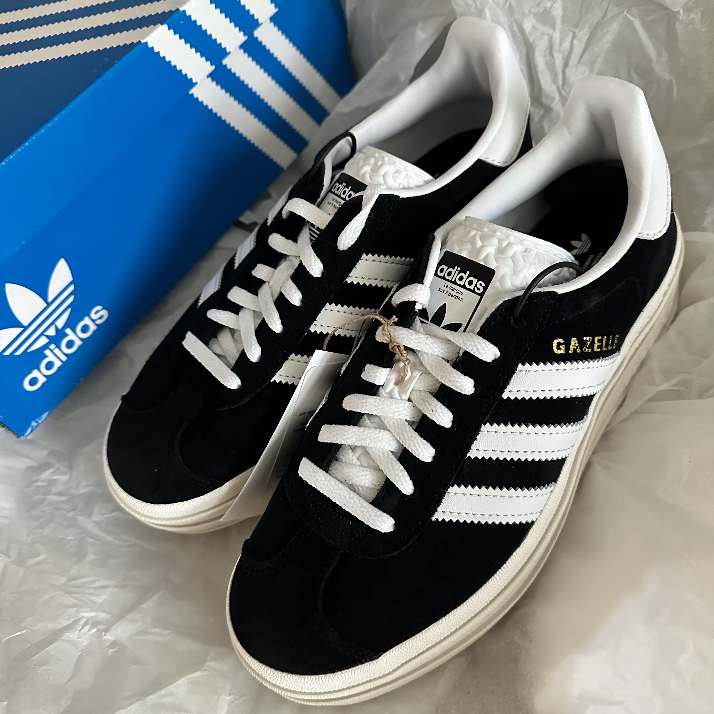 (W) Adidas Gazelle Bold Core Black Cloud White 착용 스타일 - 2