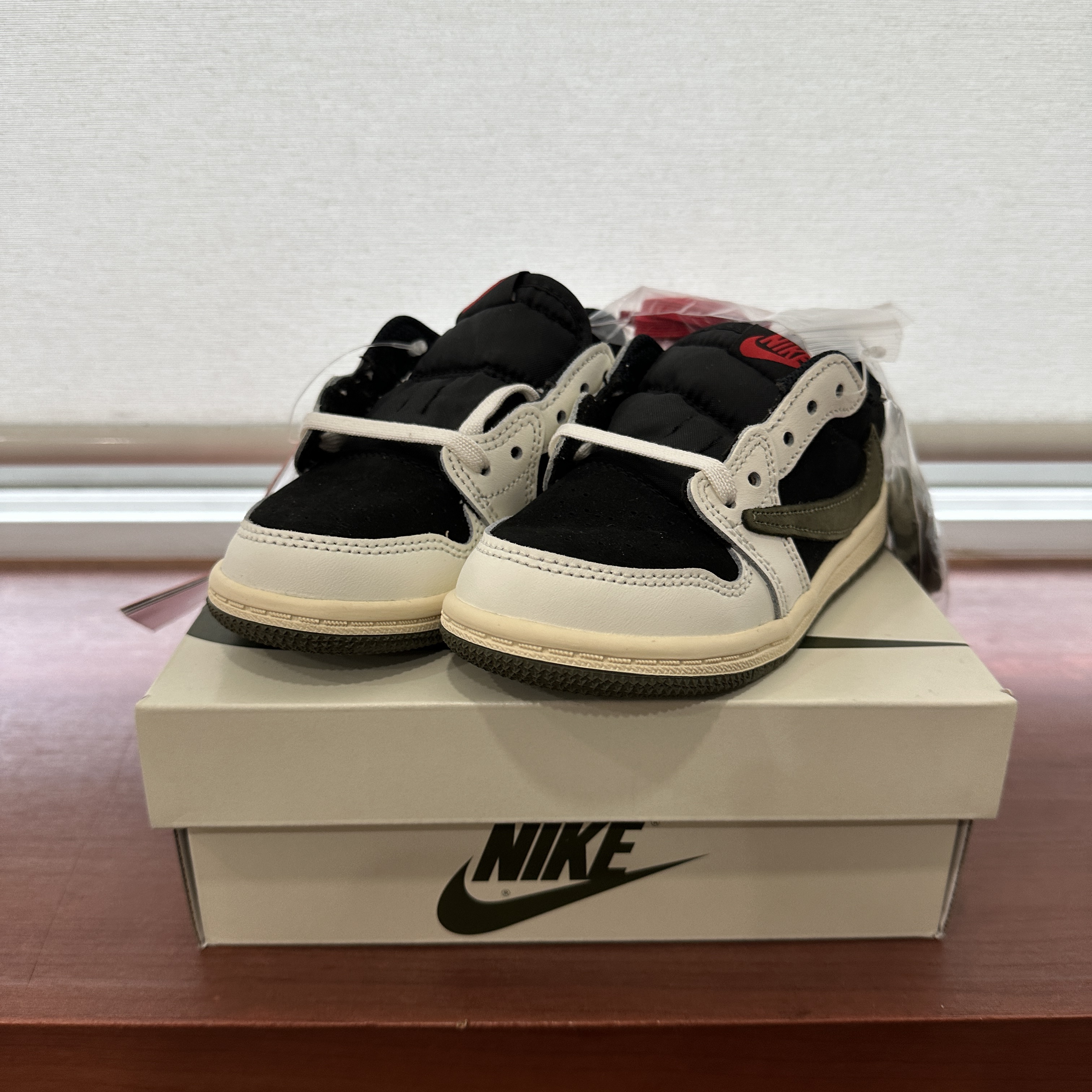 (TD) Jordan 1 x Travis Scott Retro Low OG SP Medium Olive 착용 스타일