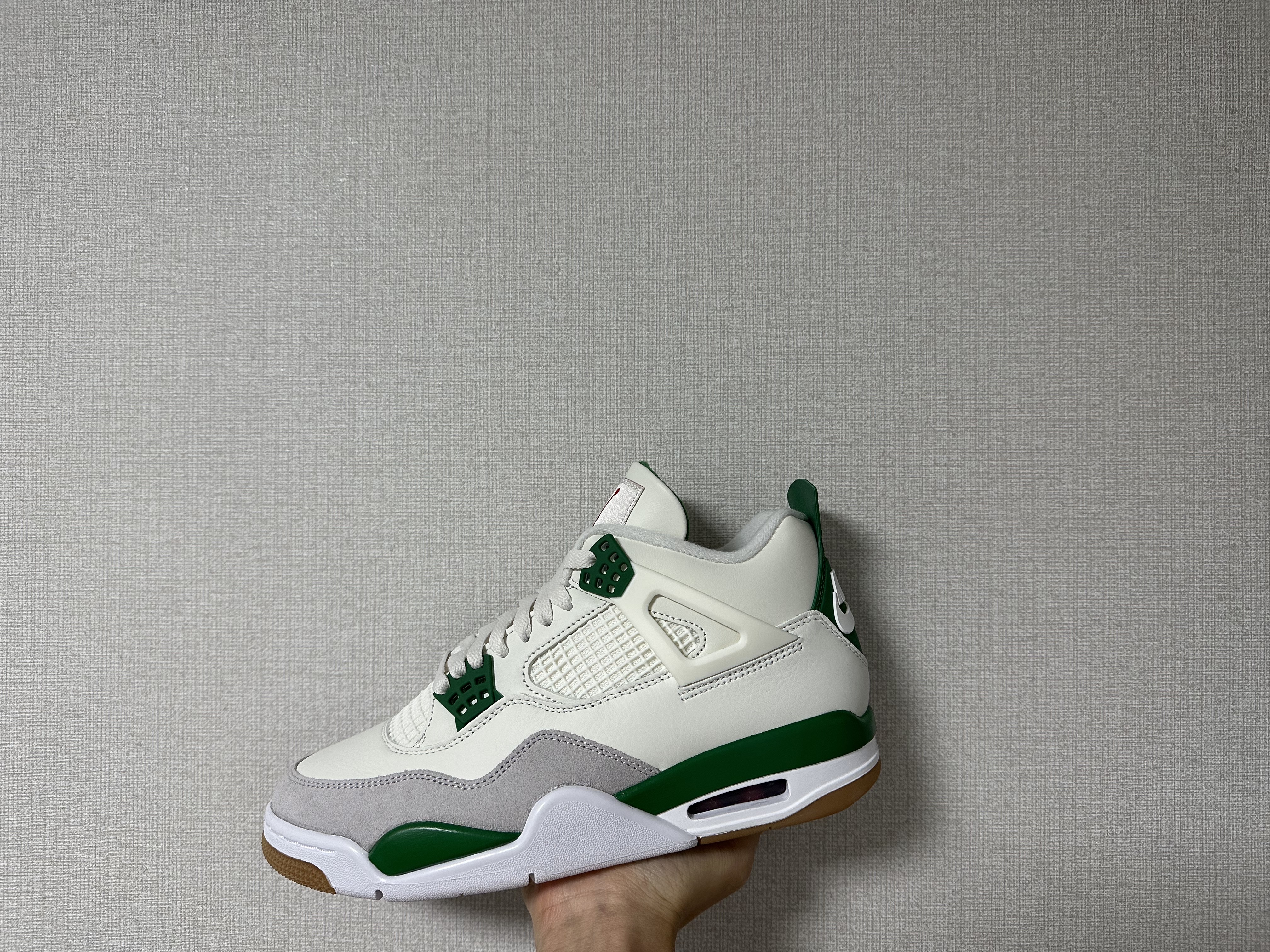 Jordan 4 x Nike SB Retro SP Pine Green 착용 스타일 - 2