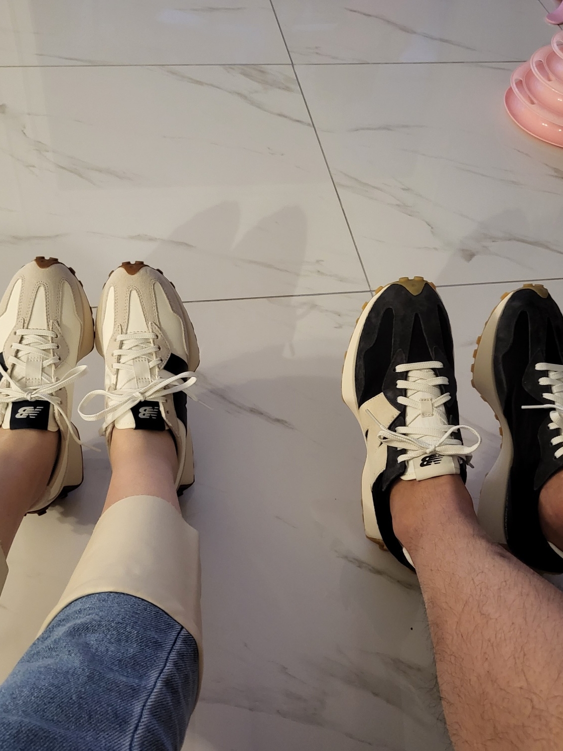 (W) New Balance 327 Beige Gum 착용 스타일