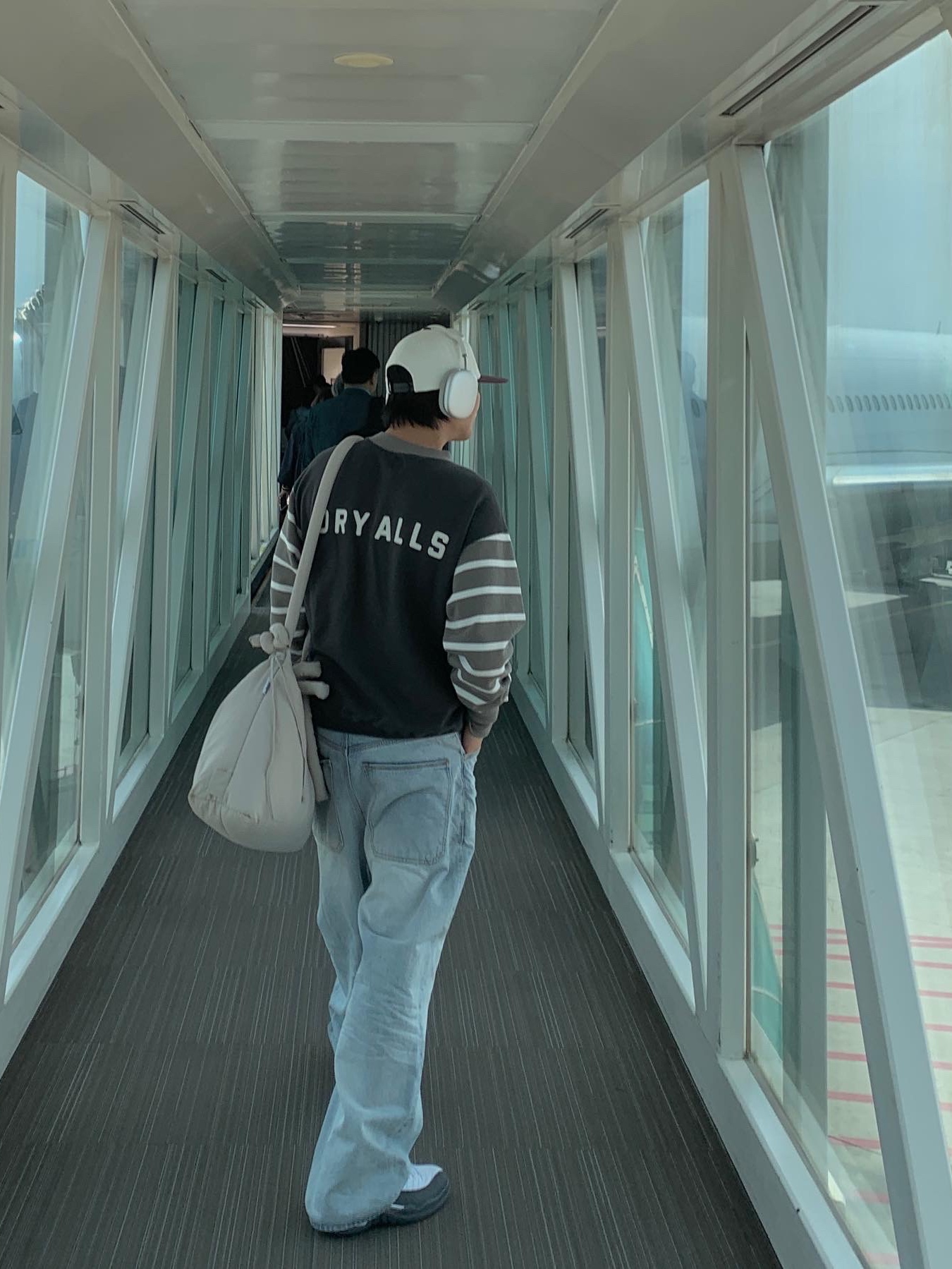Human Made Striped Sleeve Sweatshirt Charcoal, Stussy Twill Stock 8 Ball Cap White 착용 스타일 - 3