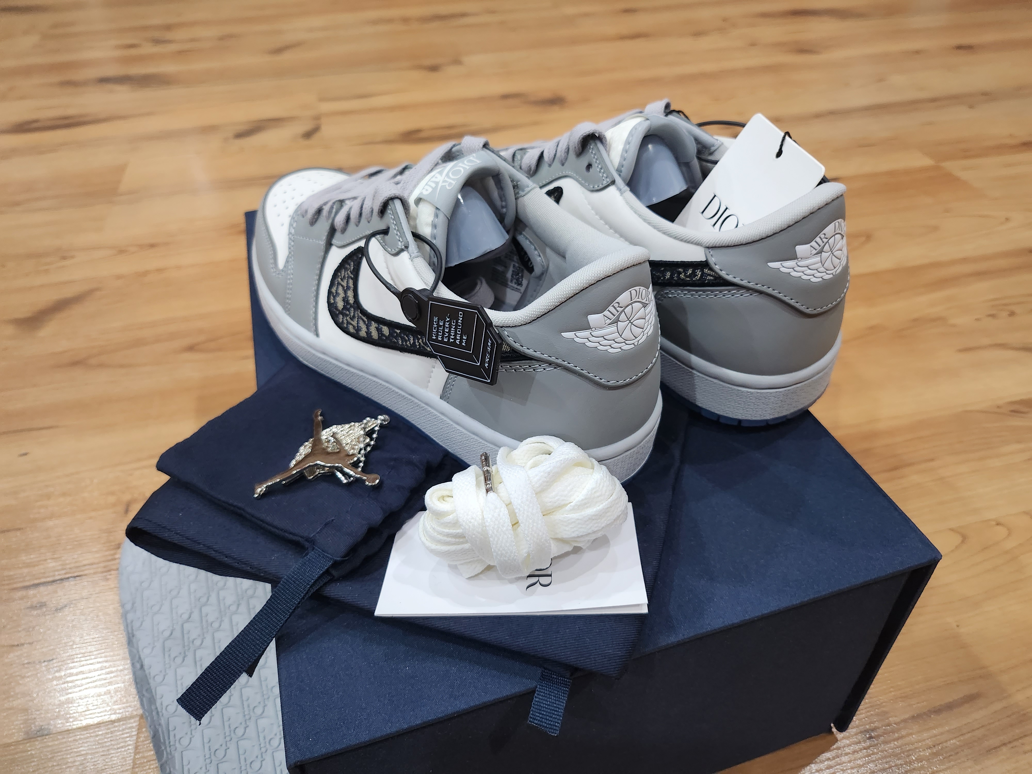 Jordan 1 x Dior Low OG 착용 스타일 - 2