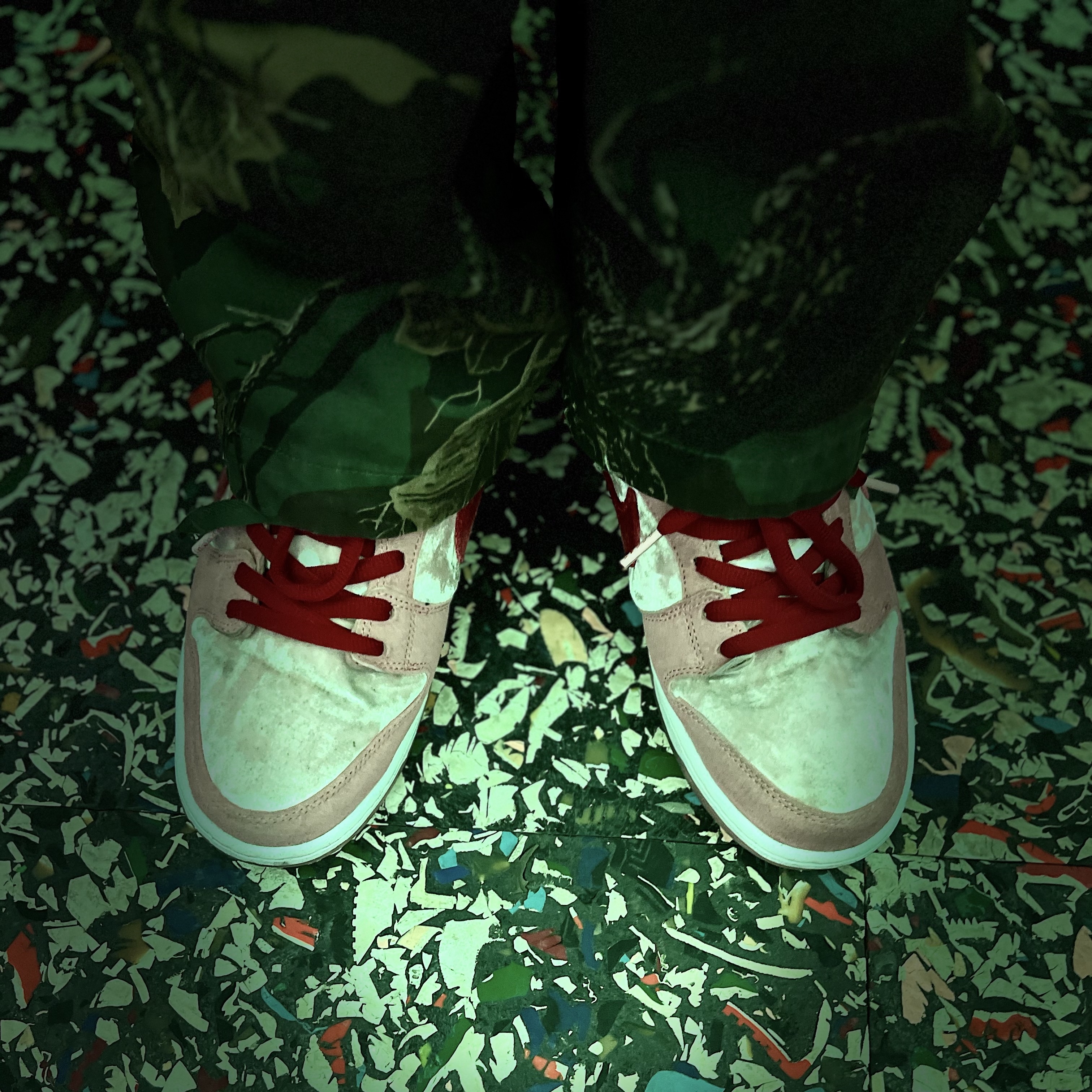 Nike x StrangeLove SB Dunk Low Pink (Regular Box), Supreme Cargo Pants Branch Woodland Camo - 22FW 착용 스타일