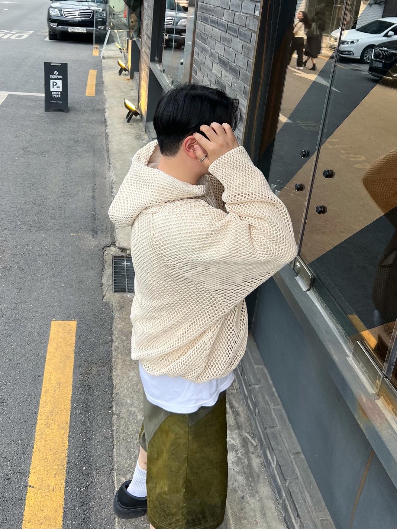 발렌시아가 스테로이드 더비 블랙 착용 스타일 - 3