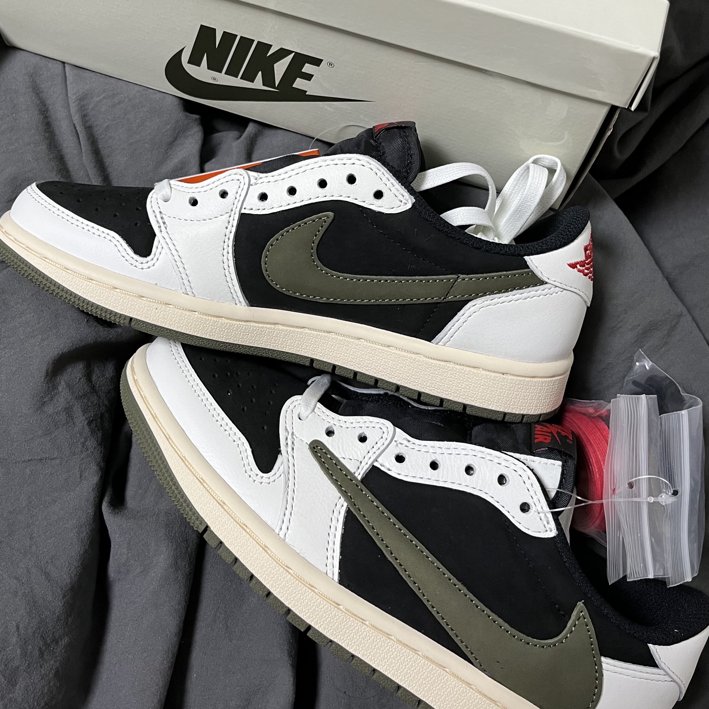 (W) Jordan 1 x Travis Scott Retro Low OG SP Medium Olive 착용 스타일