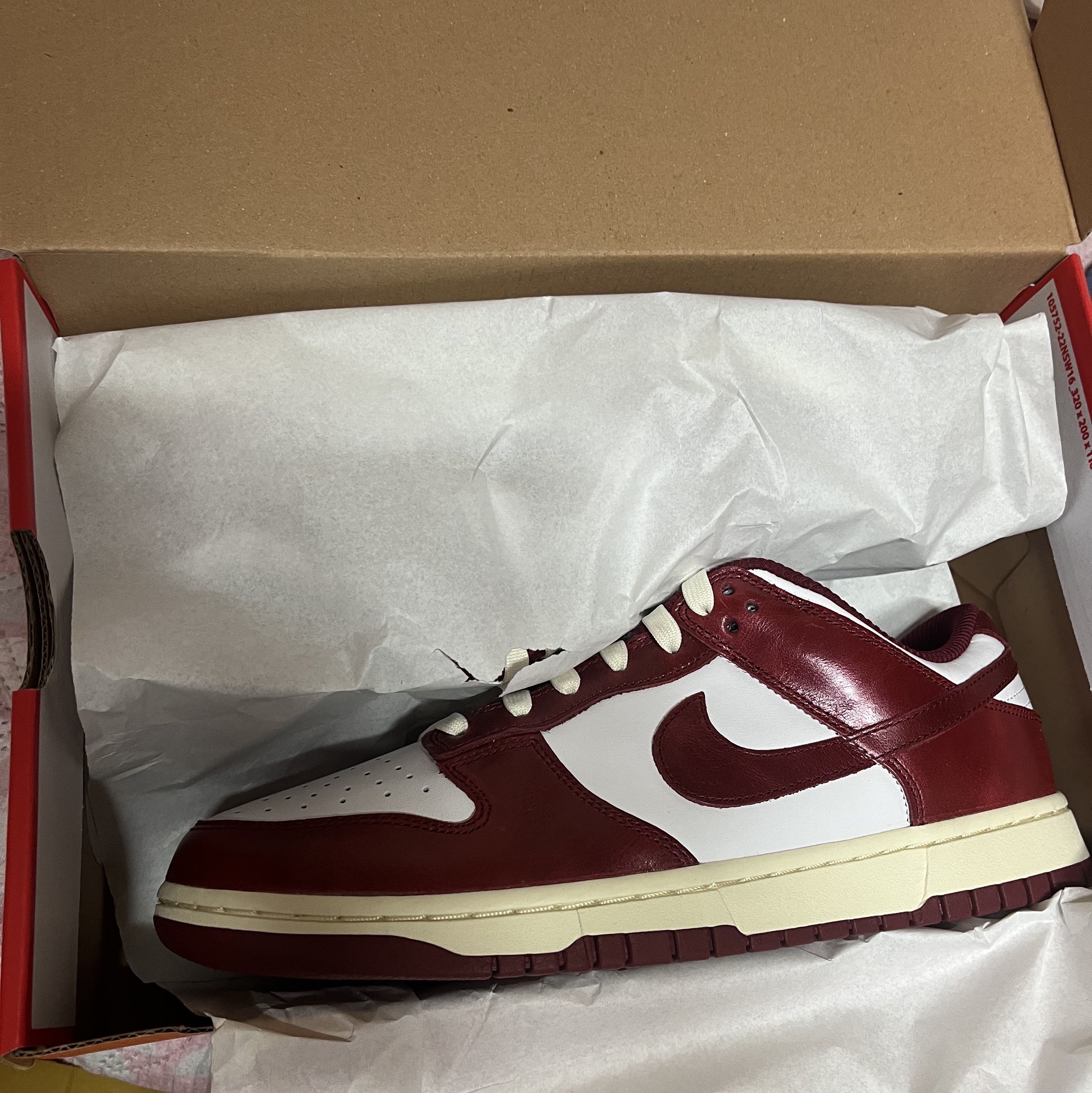 (W) Nike Dunk Low Retro PRM Team Red and White 착용 스타일
