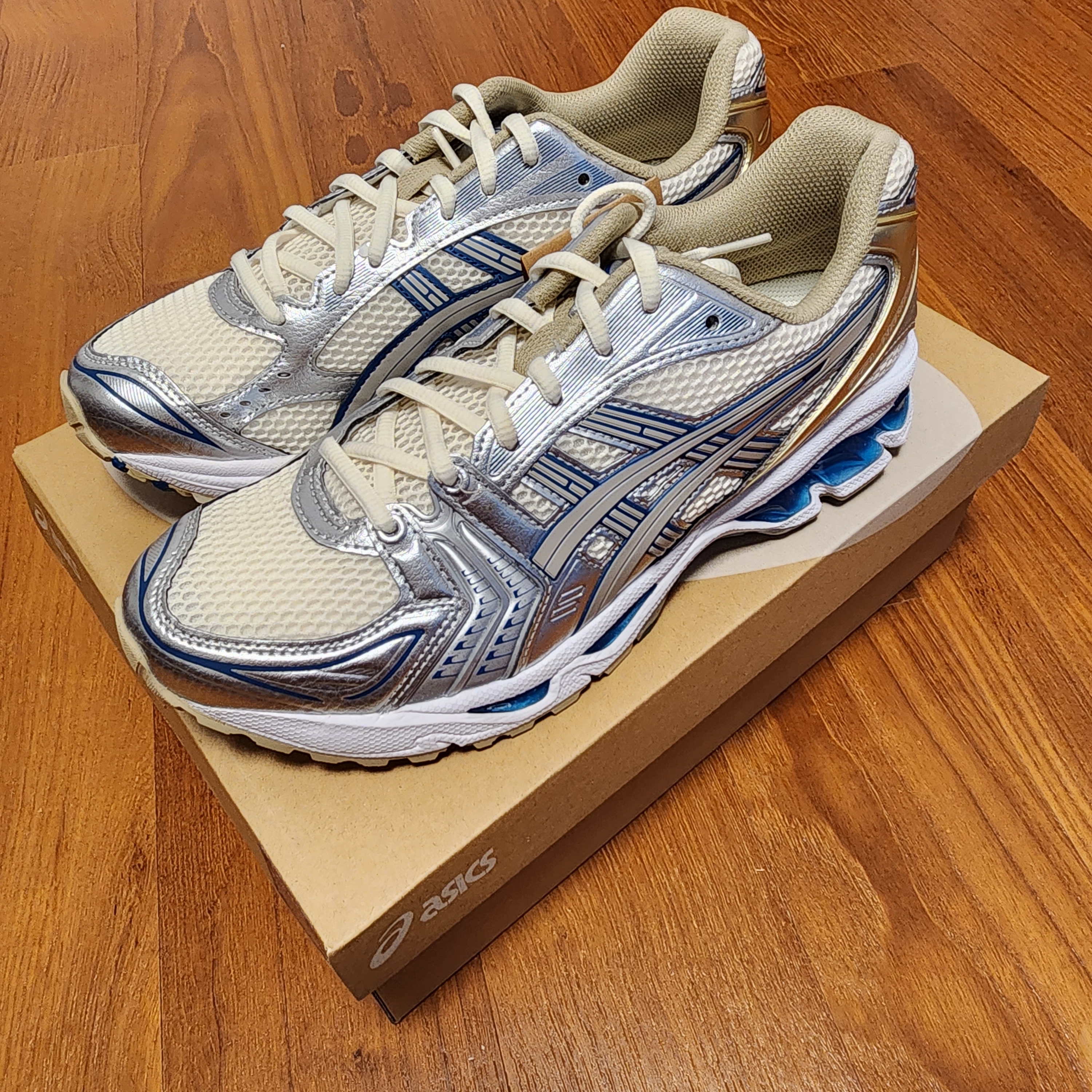 Asics Gel-Kayano 14 Cream Pure Silver 착용 스타일 - 3