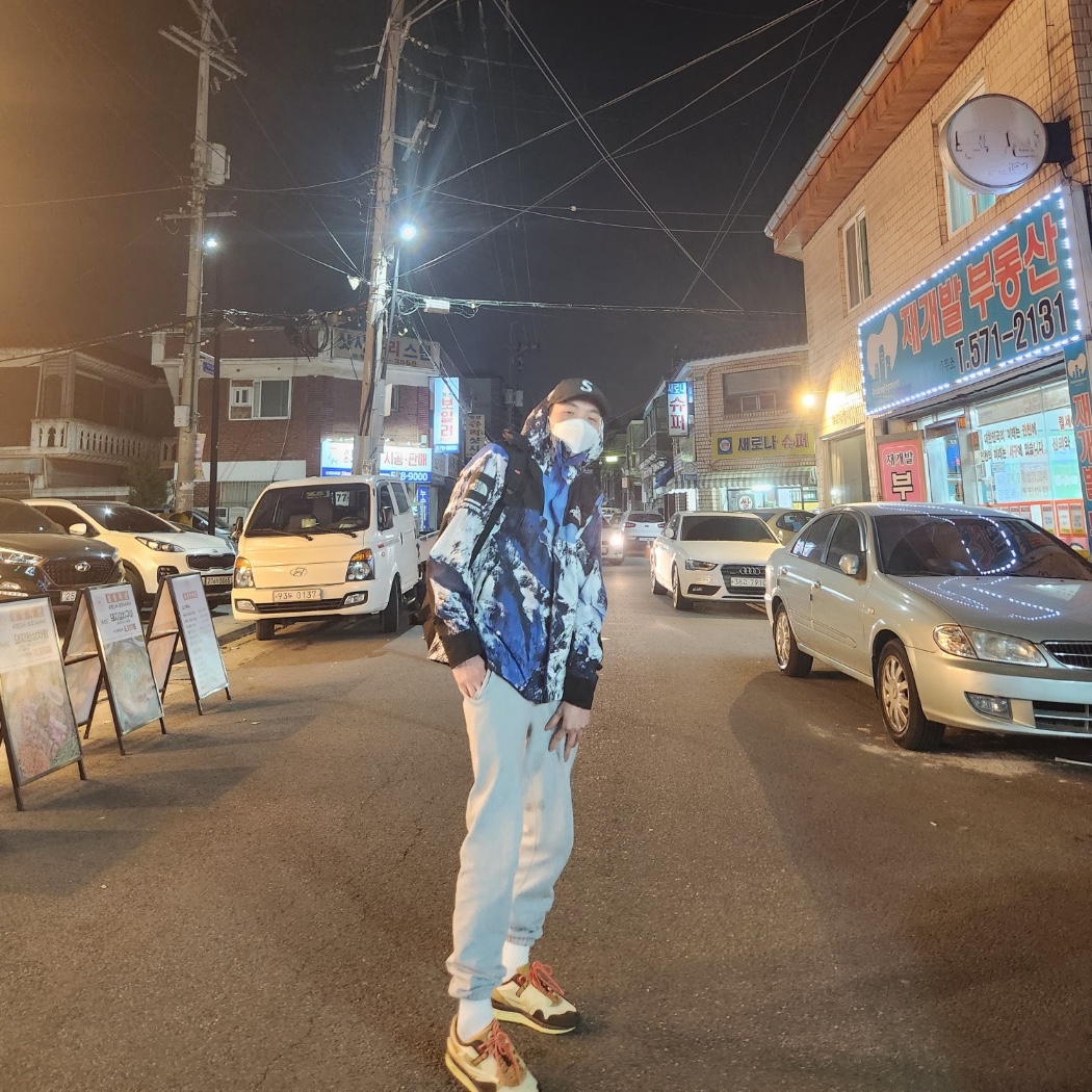 Supreme Cordura Ripstop S Logo 6-Panel Black - 23SS, Supreme x The North Face Mountain Parka Blue White - 17FW 착용 스타일 - 2