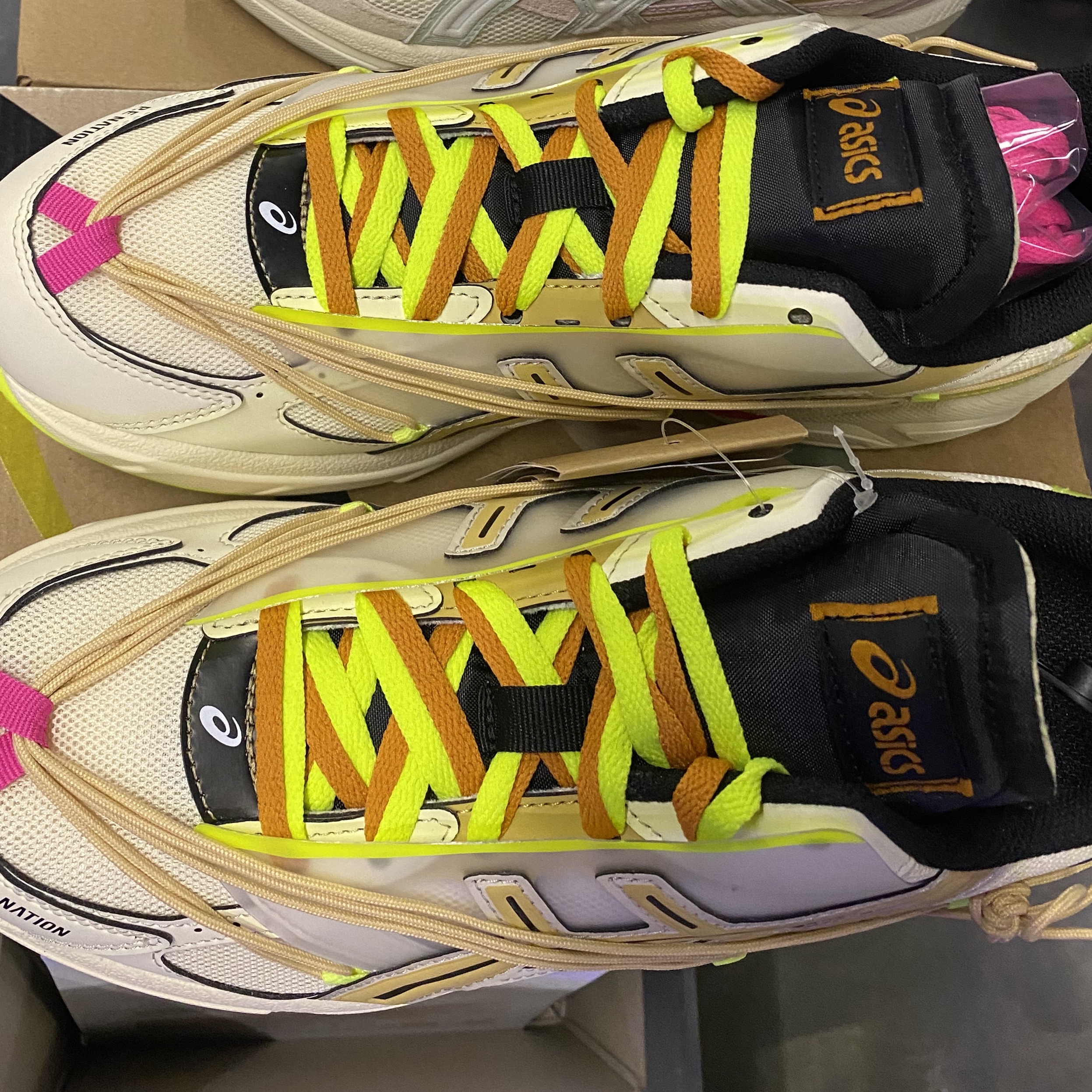 Asics x P.E Nation Gel-1130 Cream Paper Bag 착용 스타일