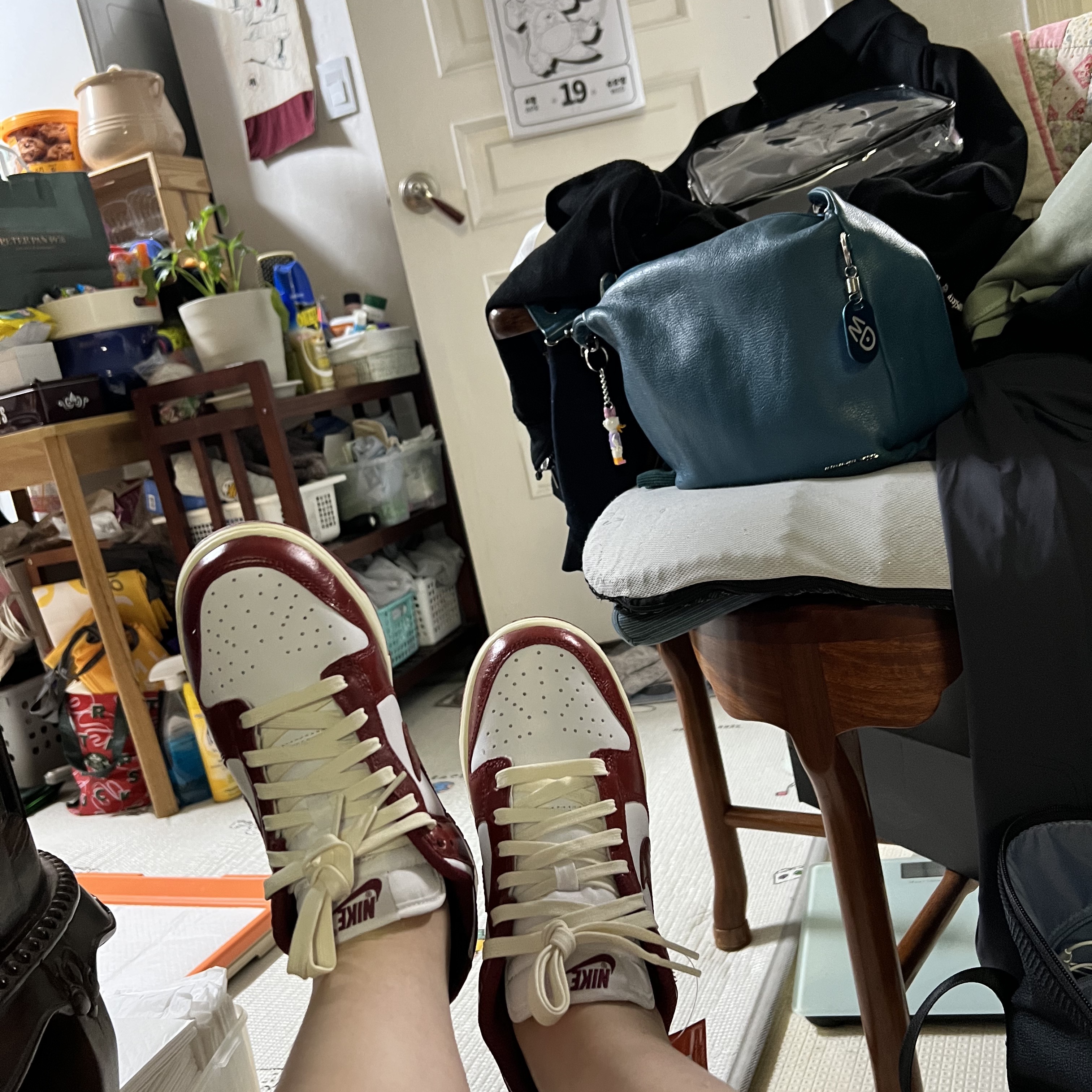 (W) Nike Dunk Low Retro PRM Team Red and White 착용 스타일 - 2