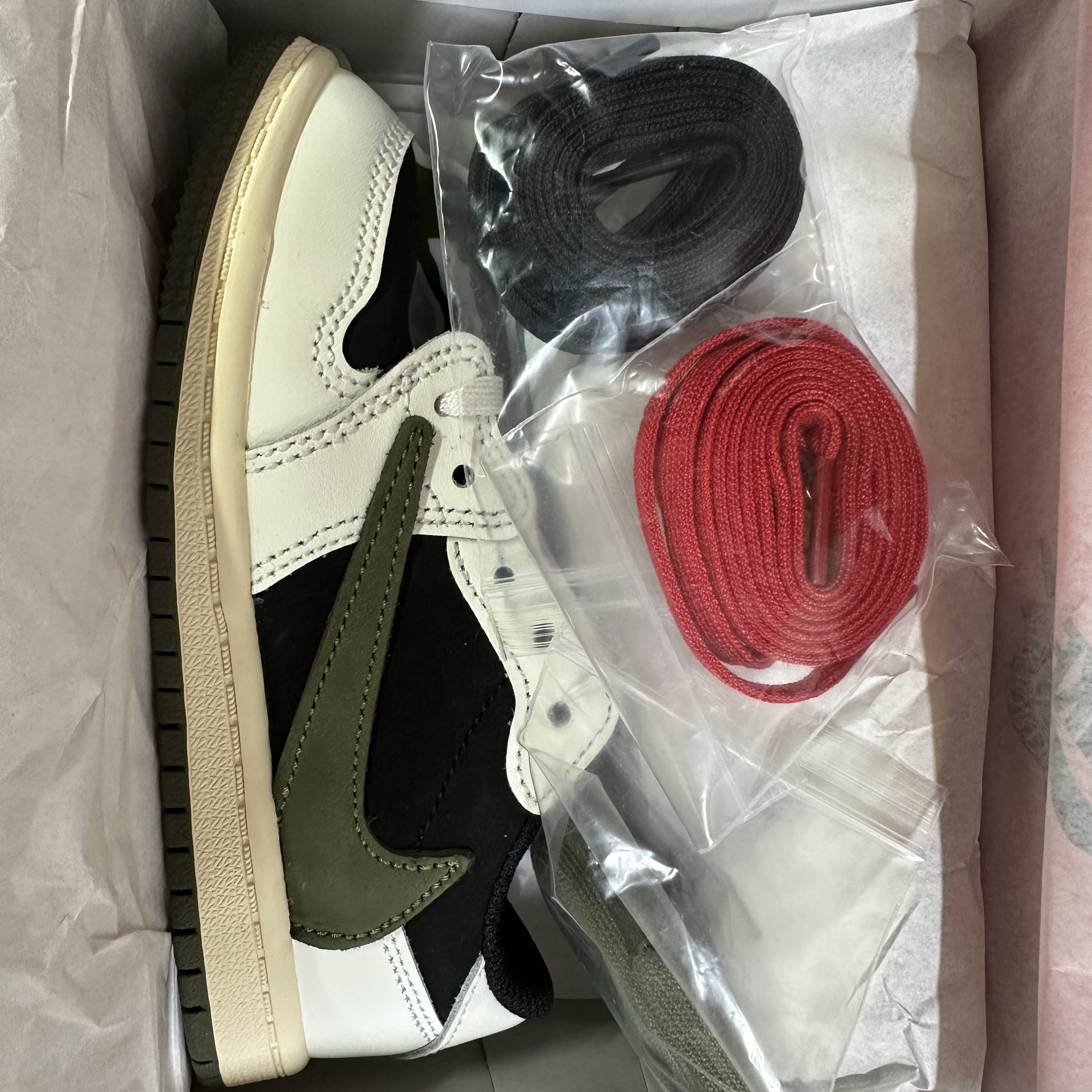 (TD) Jordan 1 x Travis Scott Retro Low OG SP Medium Olive 착용 스타일