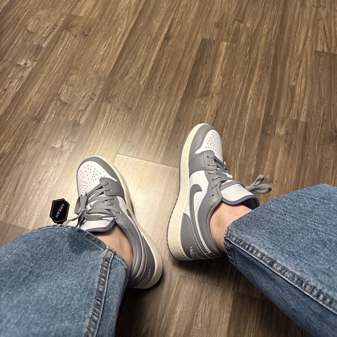 (GS) Jordan 1 Low Stealth and White 착용 스타일
