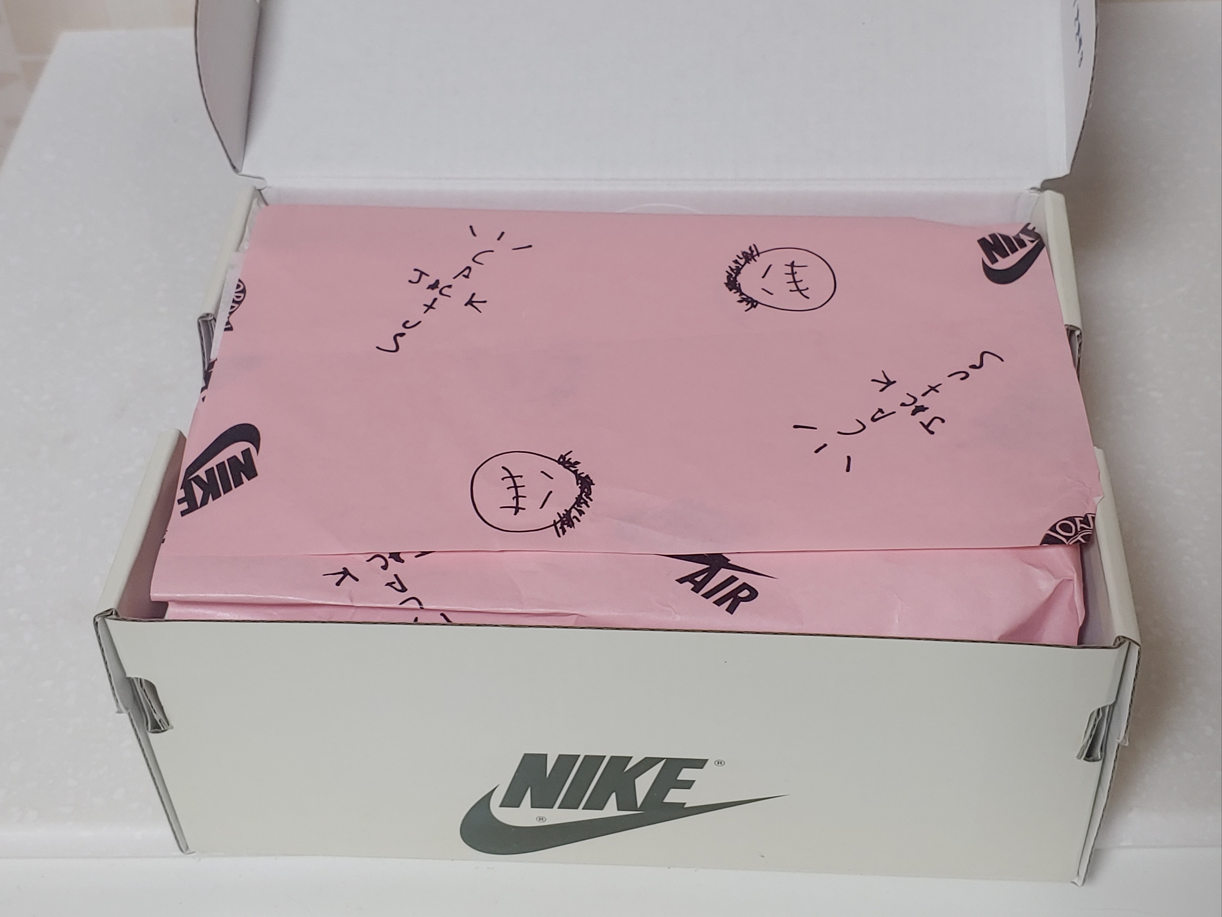 (TD) Jordan 1 x Travis Scott Retro Low OG SP Medium Olive 착용 스타일 - 1
