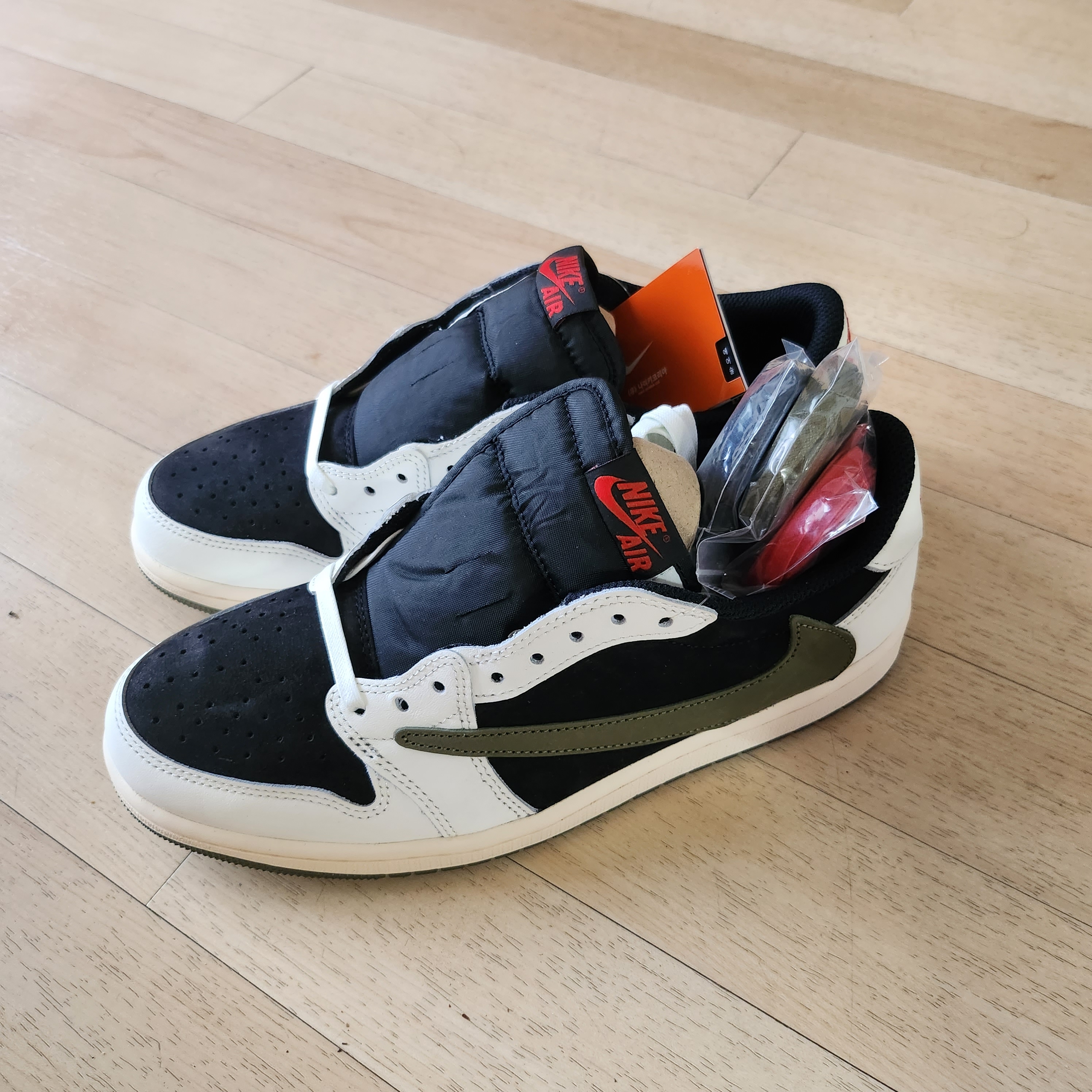 (W) Jordan 1 x Travis Scott Retro Low OG SP Medium Olive 착용 스타일