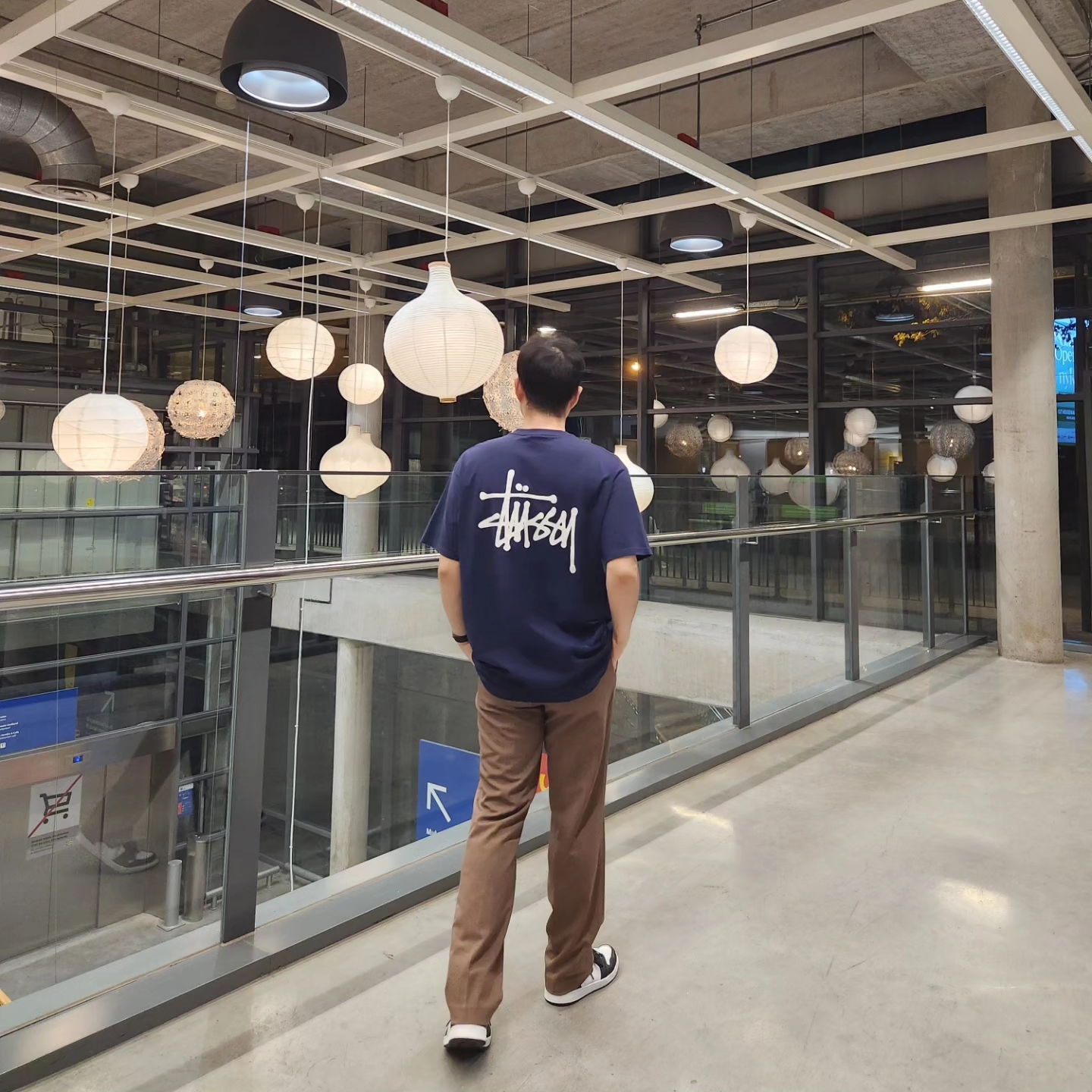 Stussy Basic Stussy T-Shirt Navy 2022, Jordan 1 Retro High OG Black White 2014 착용 스타일 - 2