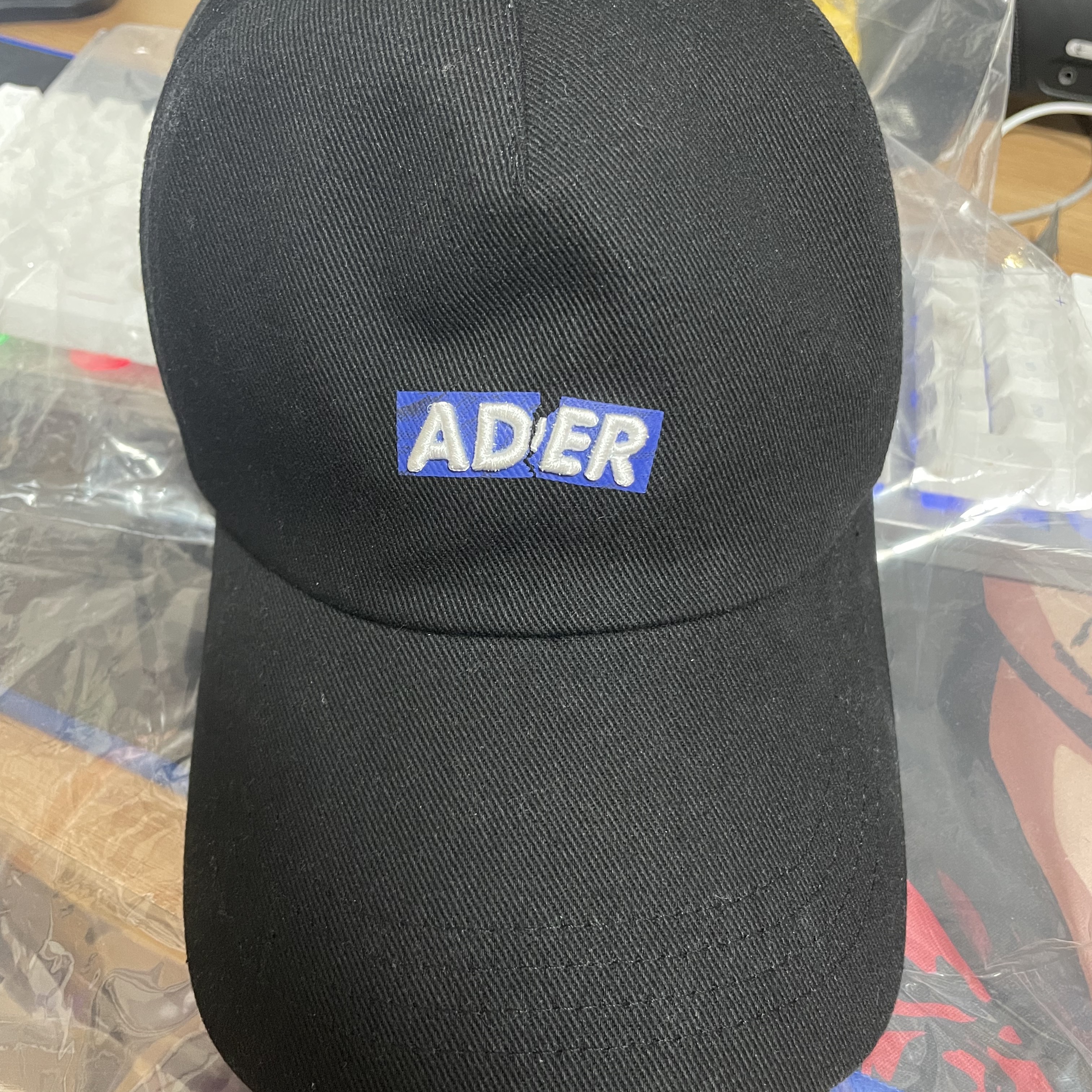 Ader Error OG; Box @1211 Cap Black 착용 스타일