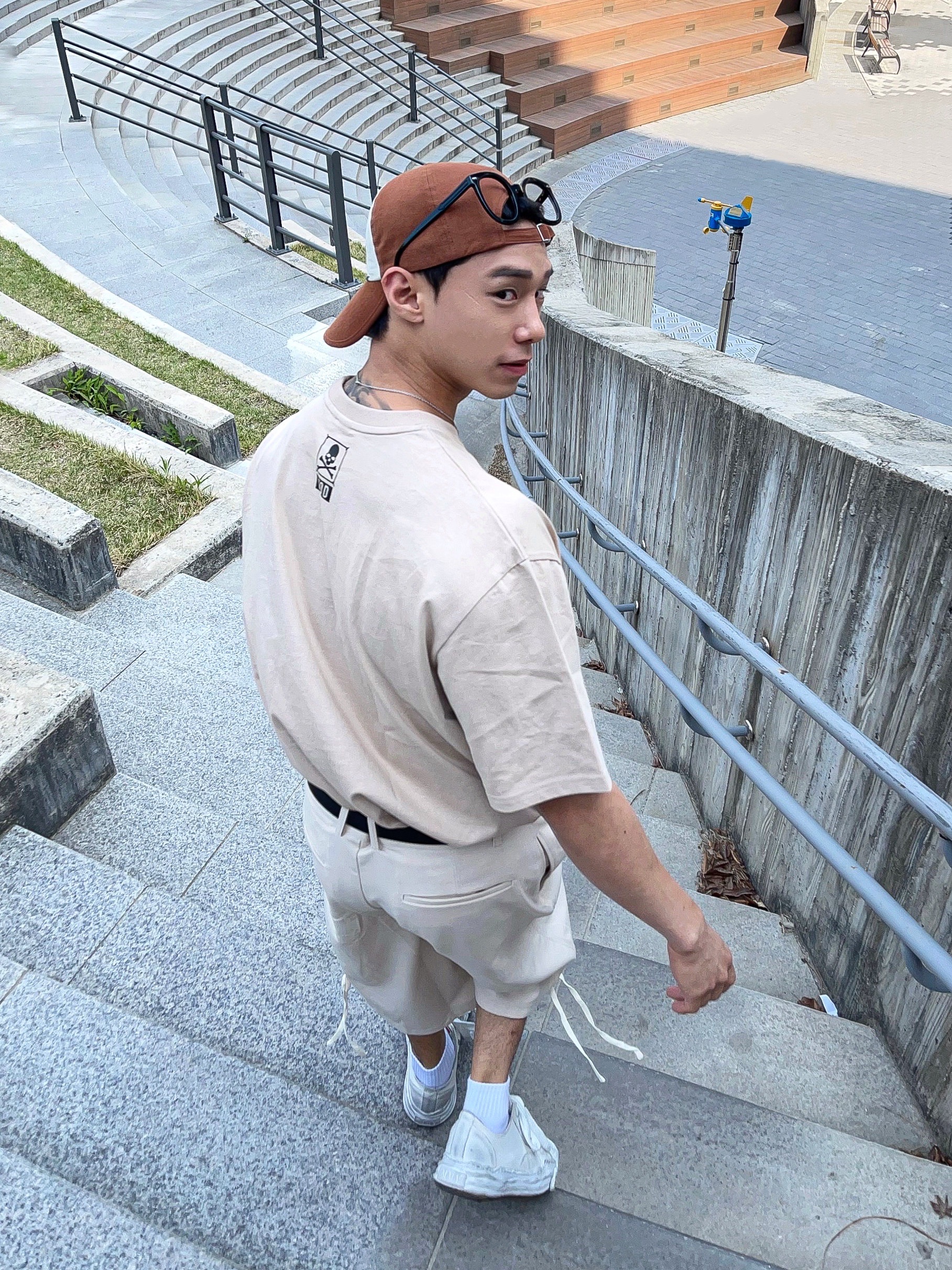 Maison Mihara Yasuhiro Hank OG Sole OH Canvas Low-top Sneakers White 착용 스타일 - 4