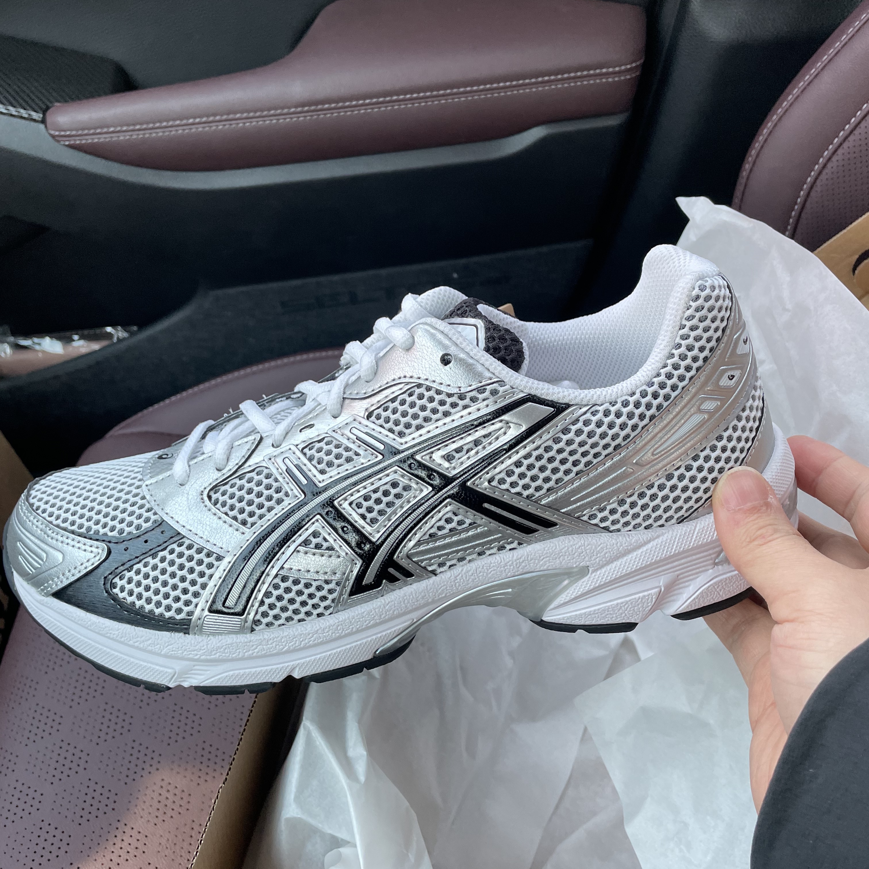Asics Gel-1130 White Black 착용 스타일 - 2
