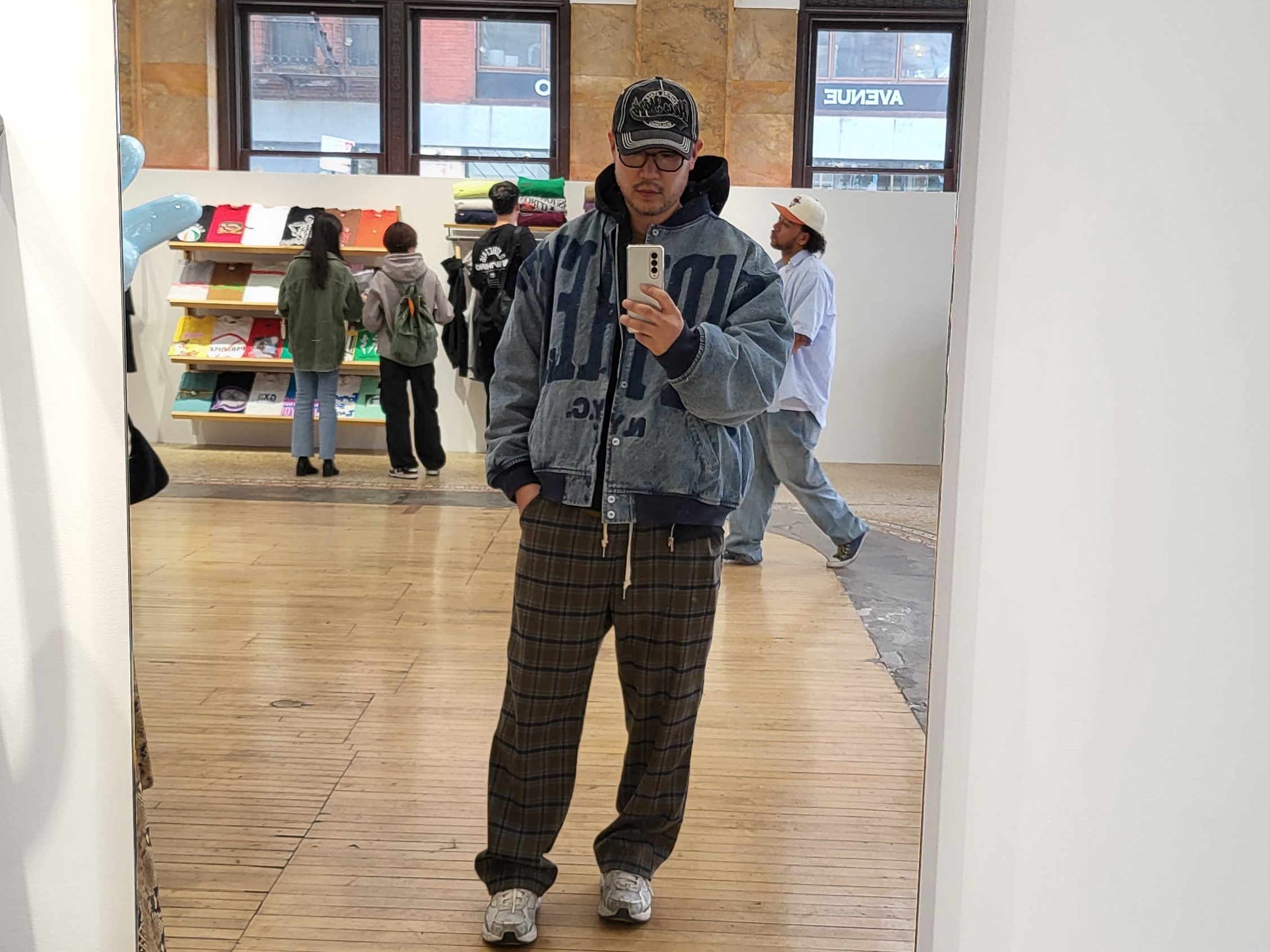 Supreme Washed Knockout Denim Varsity Jacket Washed Blue - 23SS 착용 스타일 - 1