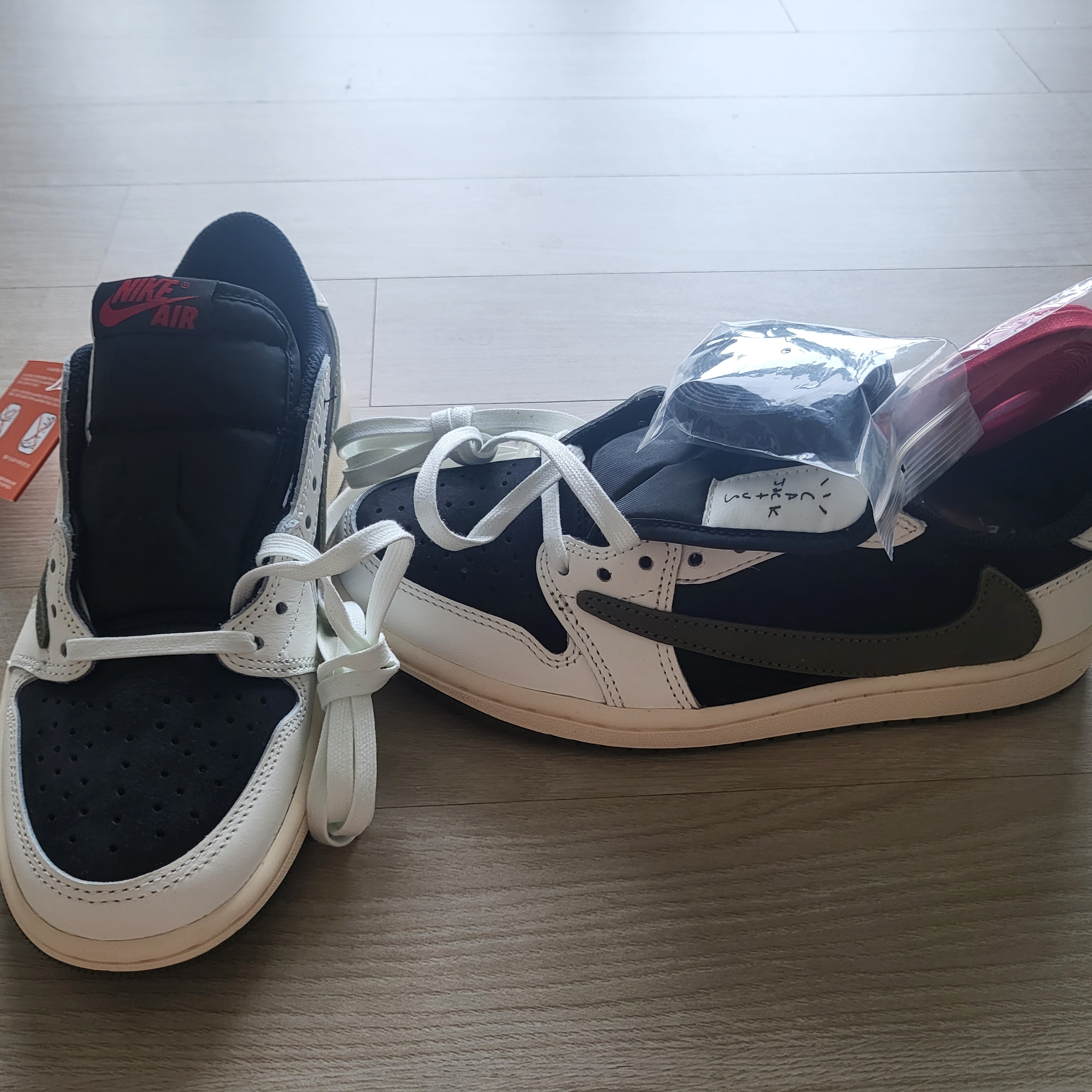 (W) Jordan 1 x Travis Scott Retro Low OG SP Medium Olive 착용 스타일 - 2